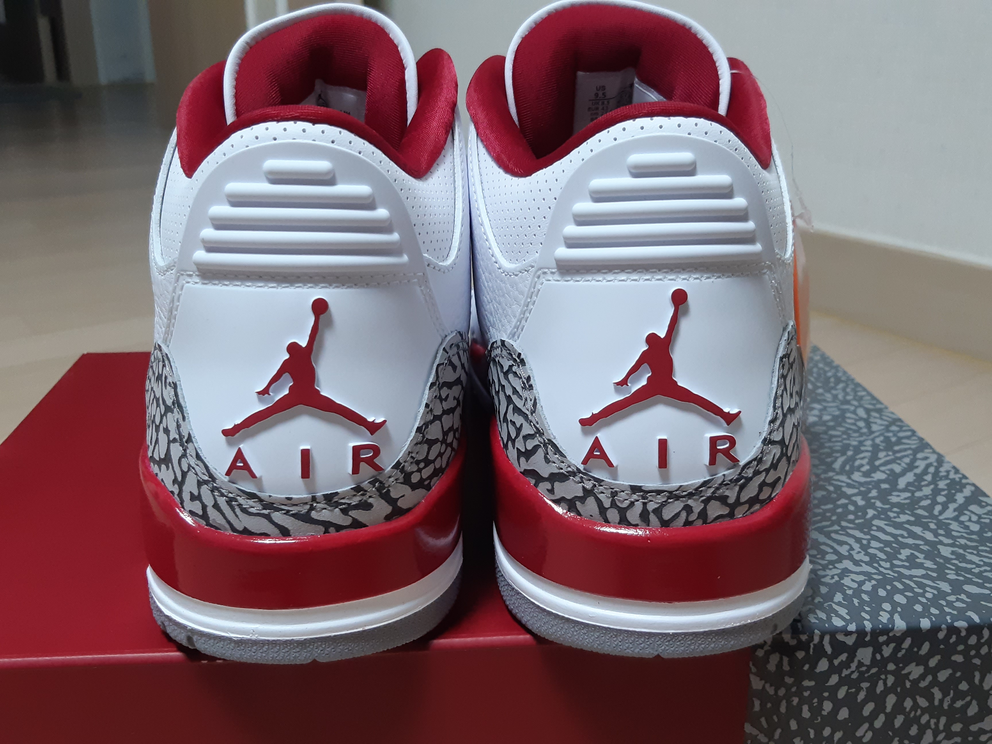 Jordan 3 Retro Cardinal Red 착용 스타일 - 5