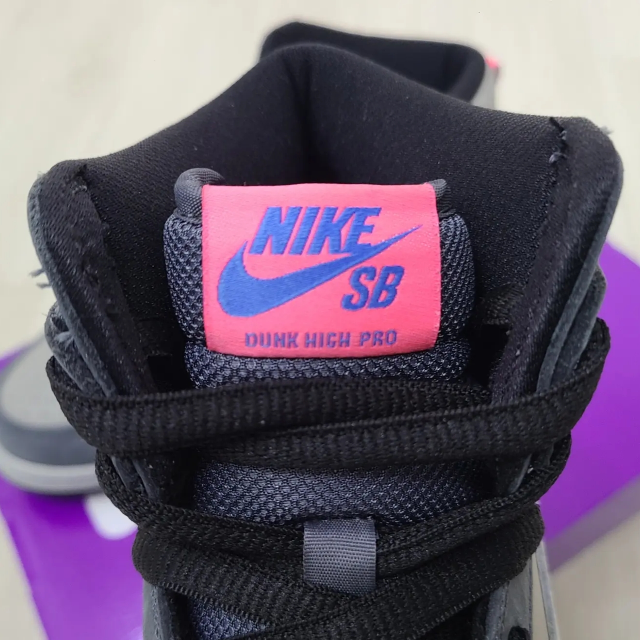 Nike SB Dunk High Pro Medium Grey 착용 스타일 - 3