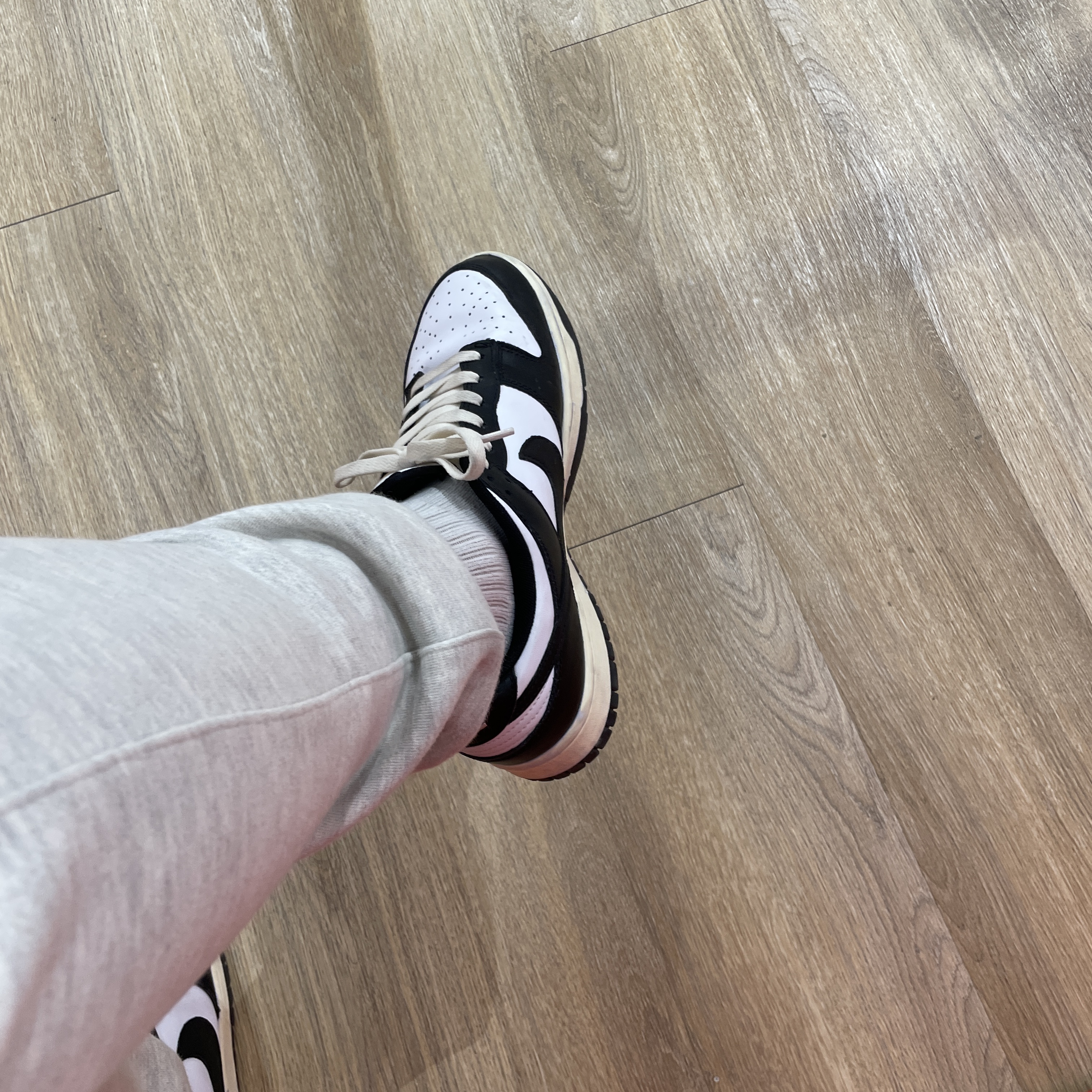 Nike Dunk Low Retro Black 착용 스타일