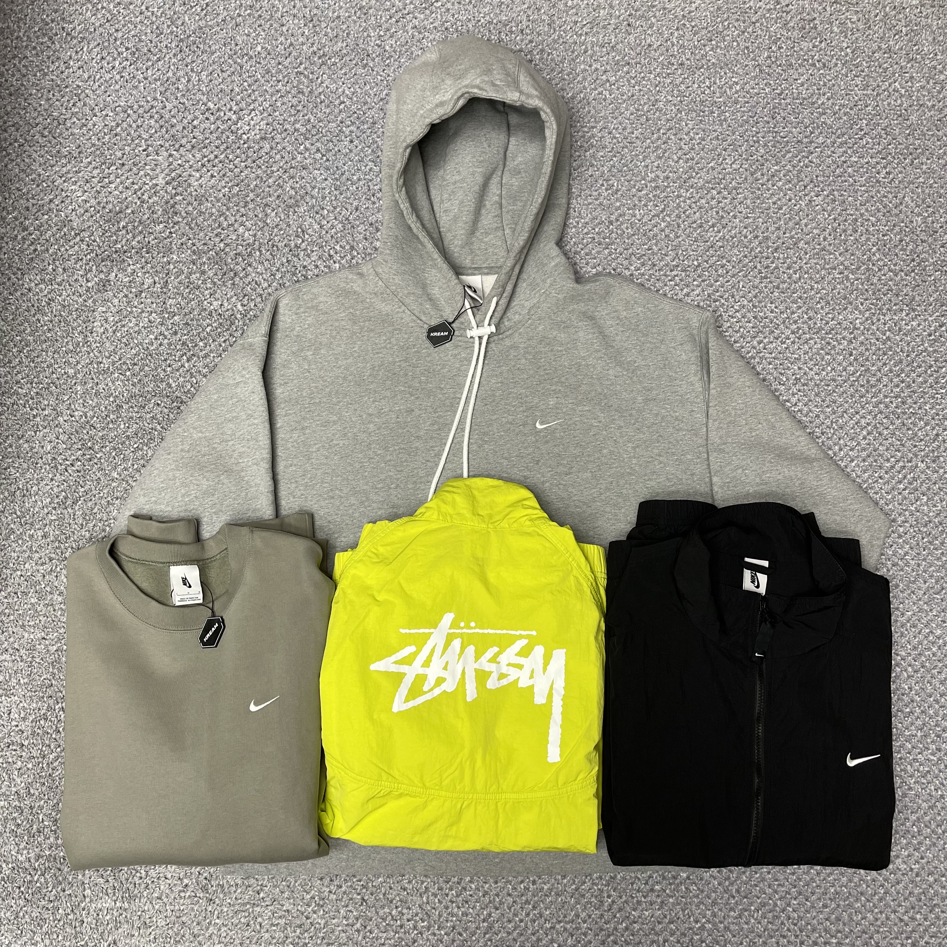 Nike M NRG Track Jacket Black, Nike x Stussy Windrunner Jacket Bright Cactus 착용 스타일