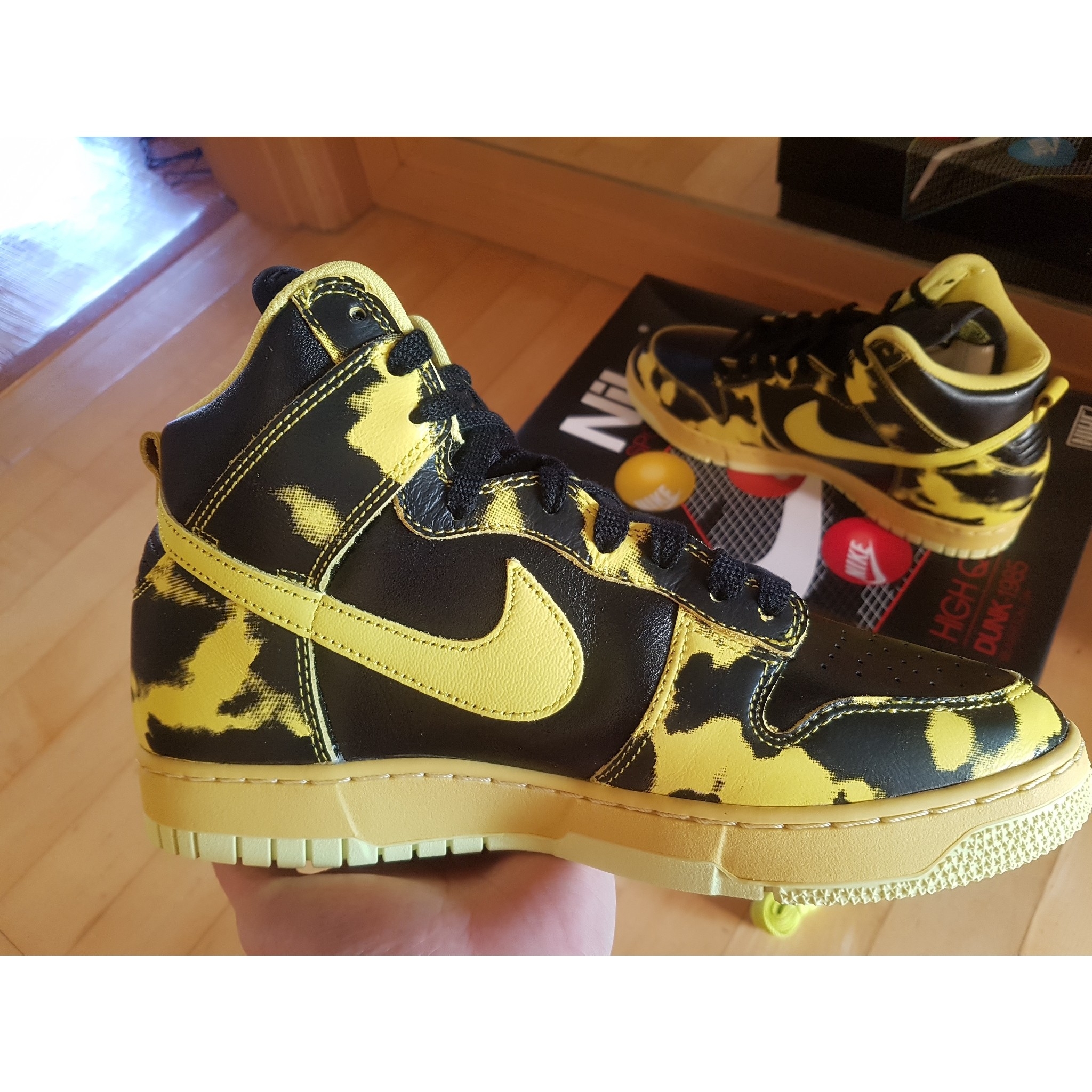 Nike Dunk High 1985 SP Yellow Acid Wash 착용 스타일 - 3