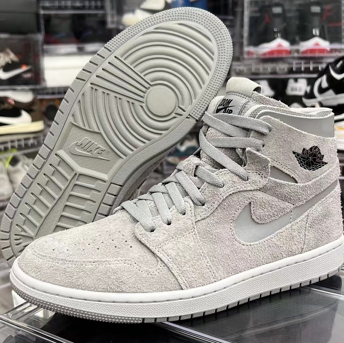 Jordan 1 Retro High OG CO.JP Neutral Grey, (GS) Jordan 1 Retro High OG CO.JP Neutral Grey 착용 스타일 - 3