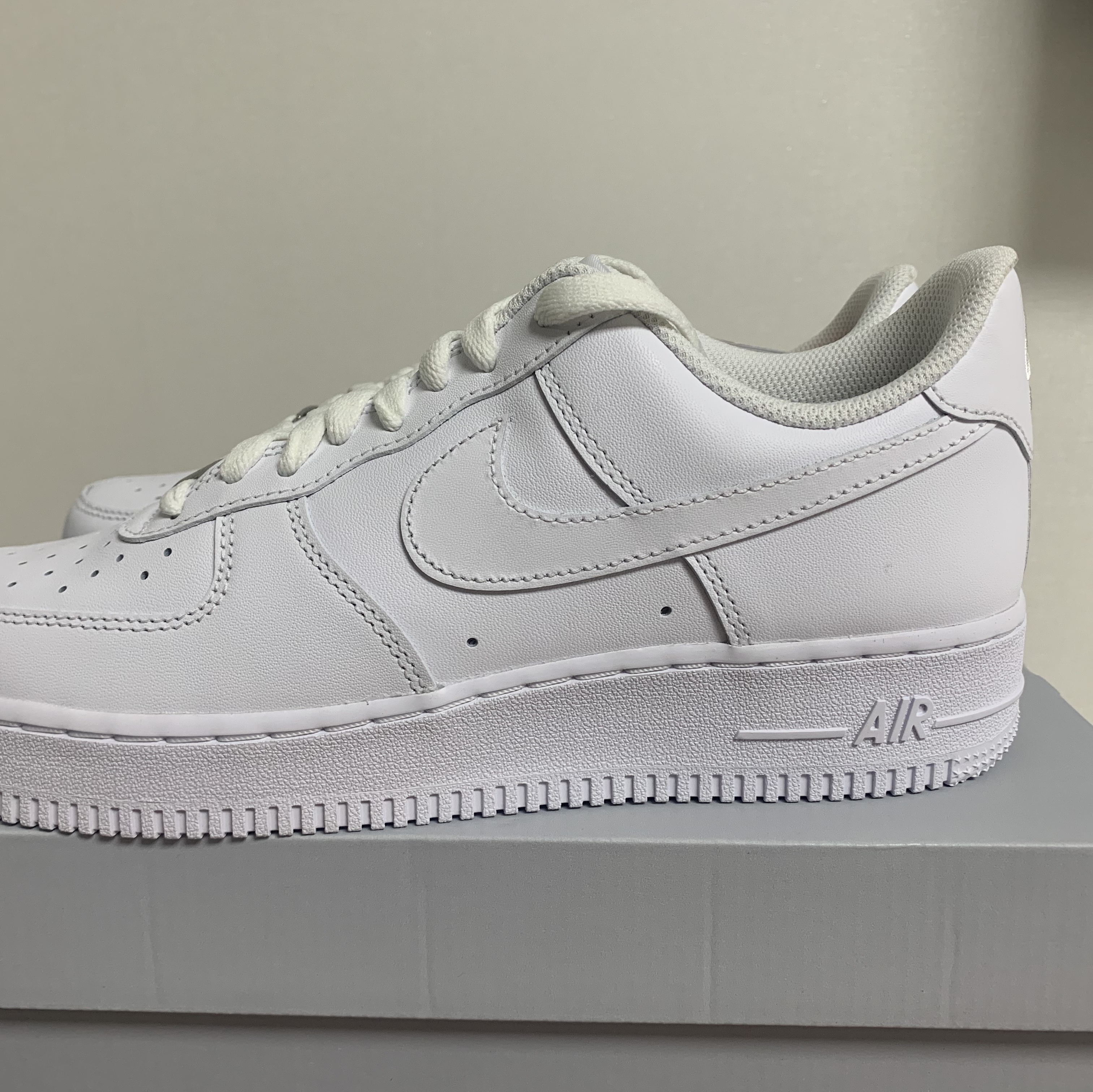 Nike Air Force 1 '07 Low White 착용 스타일 - 3
