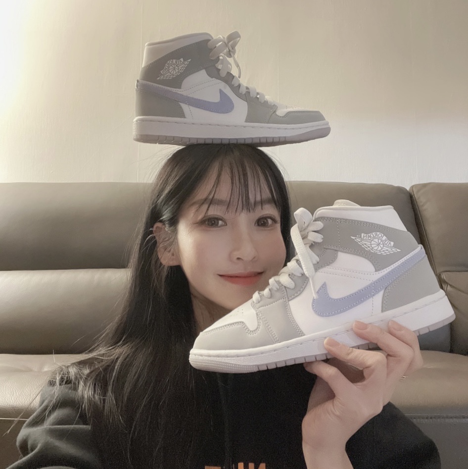 (W) Jordan 1 Mid Wolf Grey 착용 스타일 - 2