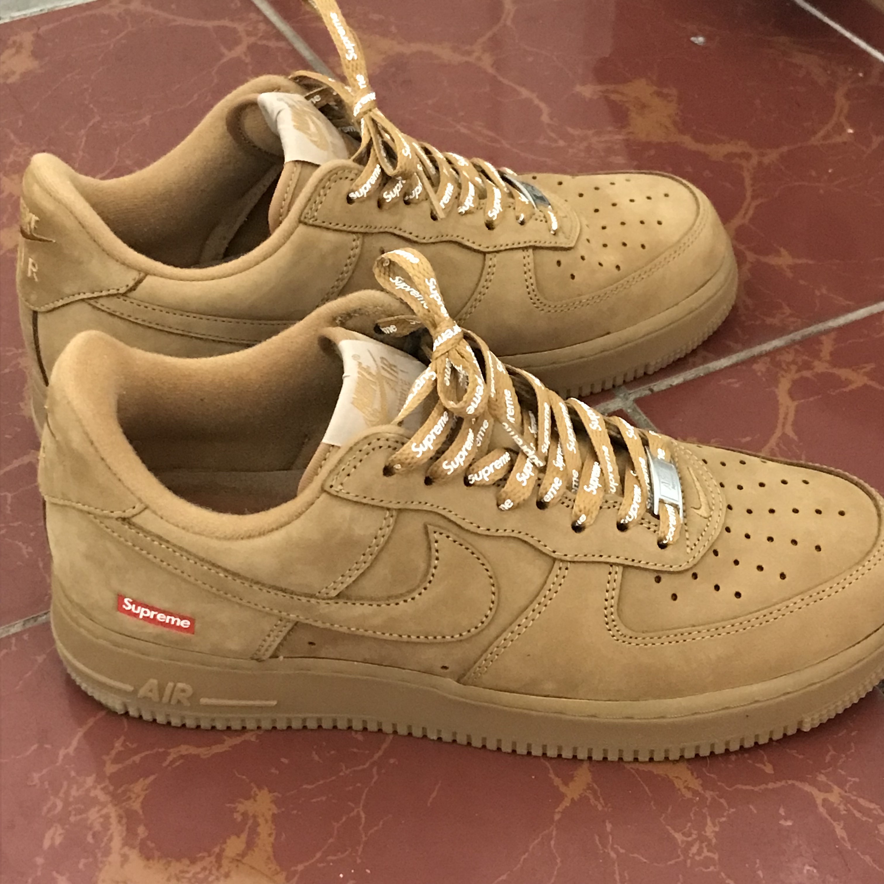 Nike x Supreme Air Force 1 Low Flax 착용 스타일 - 1