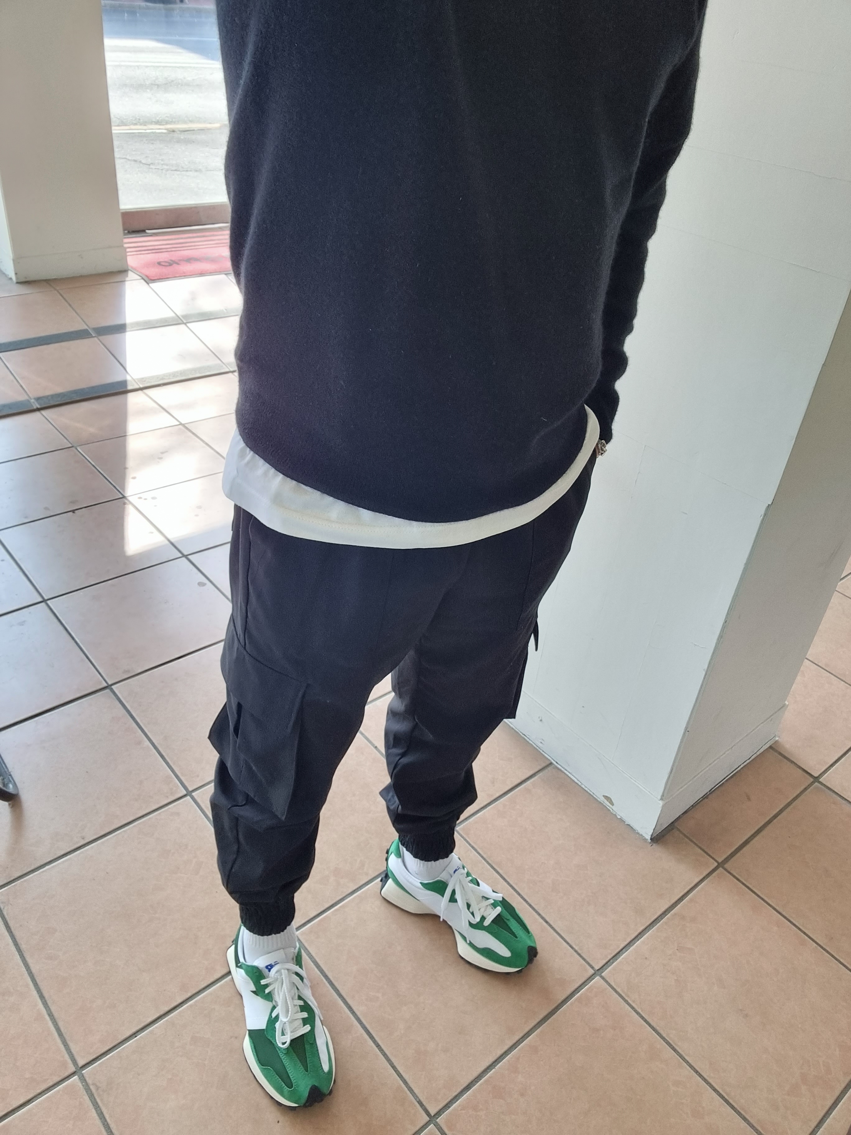New Balance 327 Varsity Green 착용 스타일 - 2