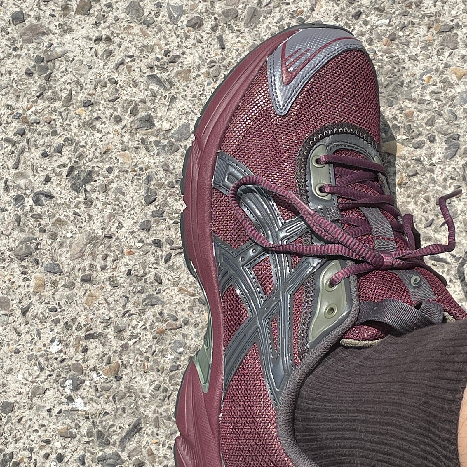 Asics UB2-S Gel-1130 Deep Mars 착용 스타일