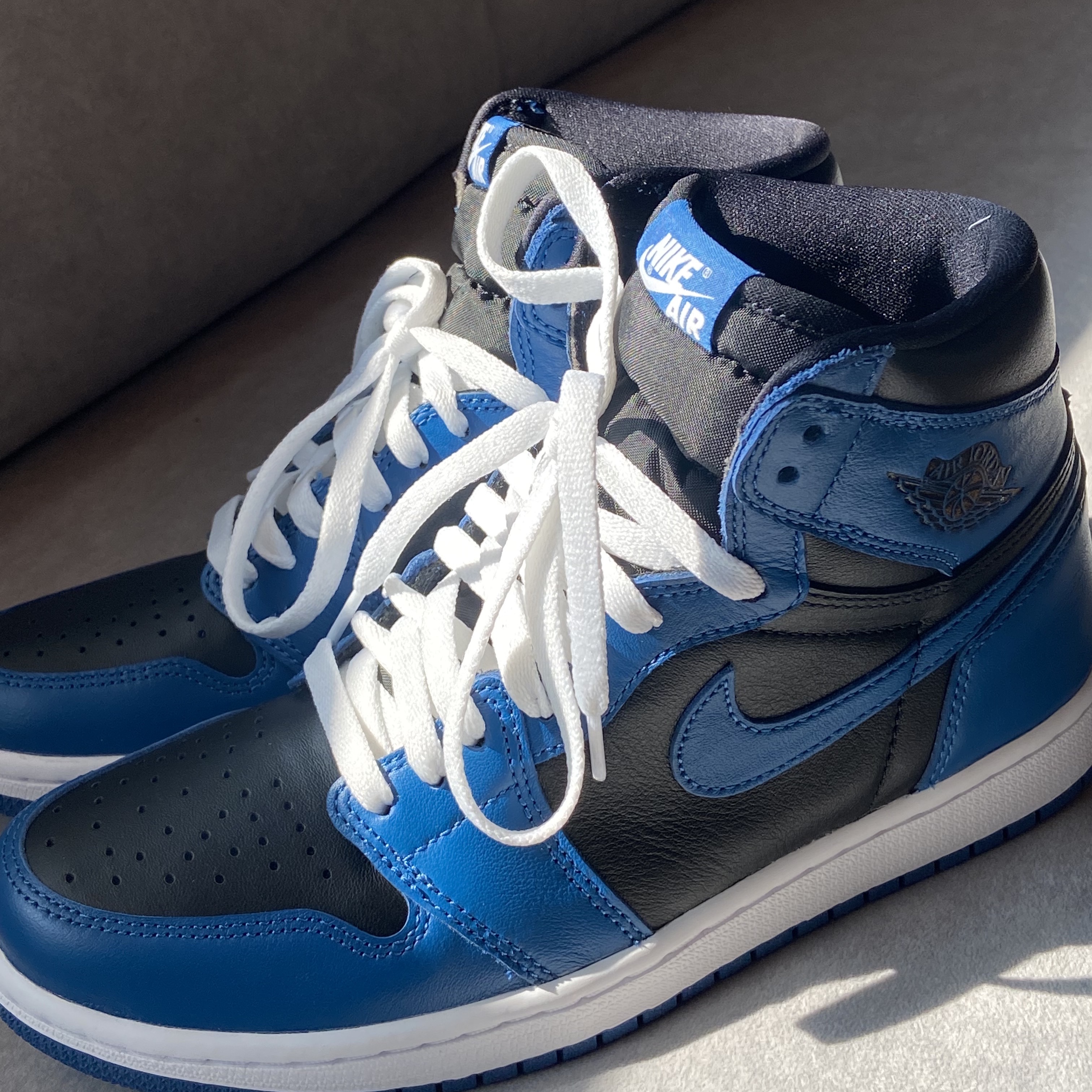 Jordan 1 Retro High OG Dark Marina Blue 착용 스타일 - 2