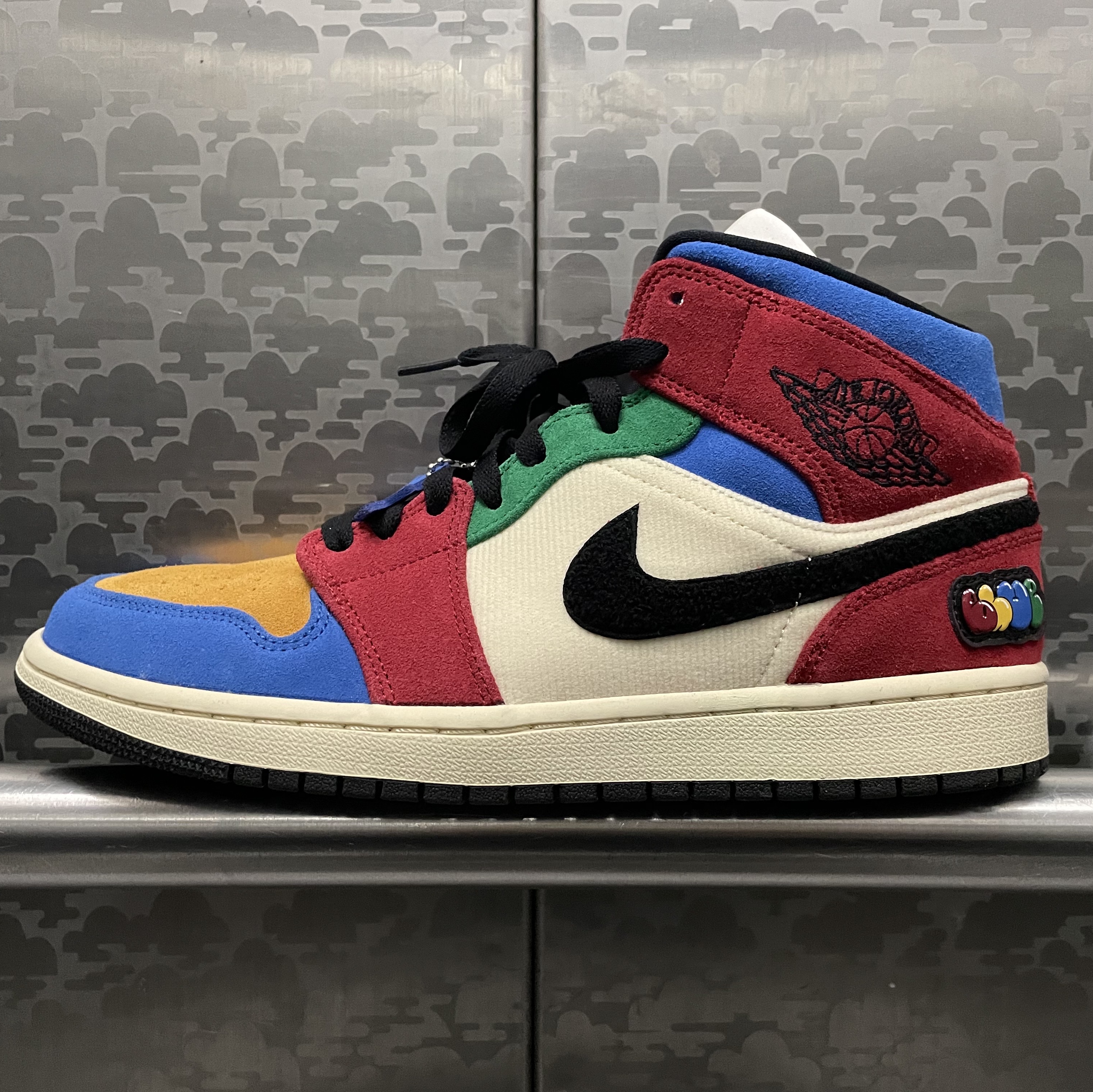Jordan 1 x Blue The Great Mid SE Fearless 착용 스타일