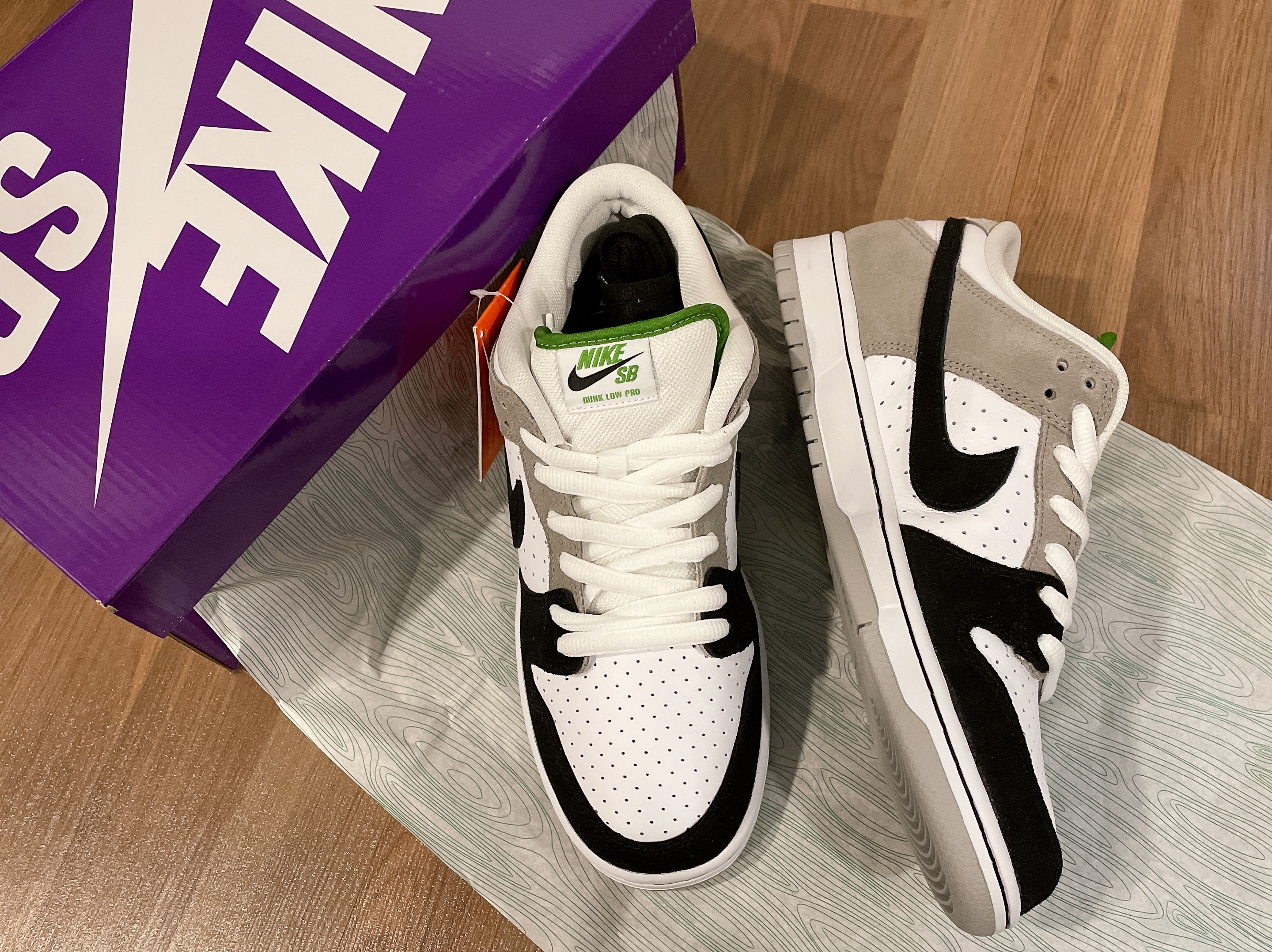 Nike SB Dunk Low Pro Chlorophyll 착용 스타일 - 3