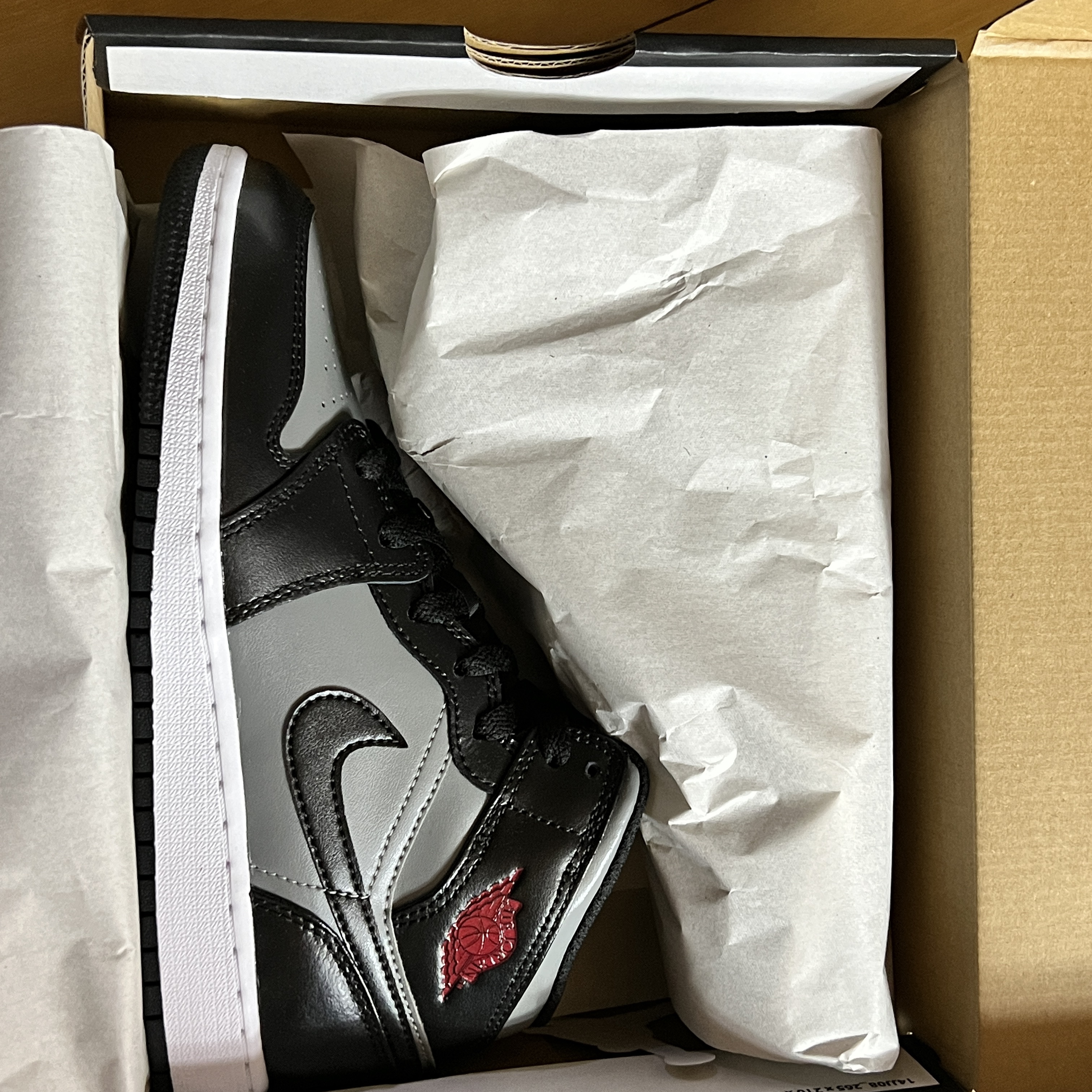 Jordan 1 Mid Shadow 착용 스타일