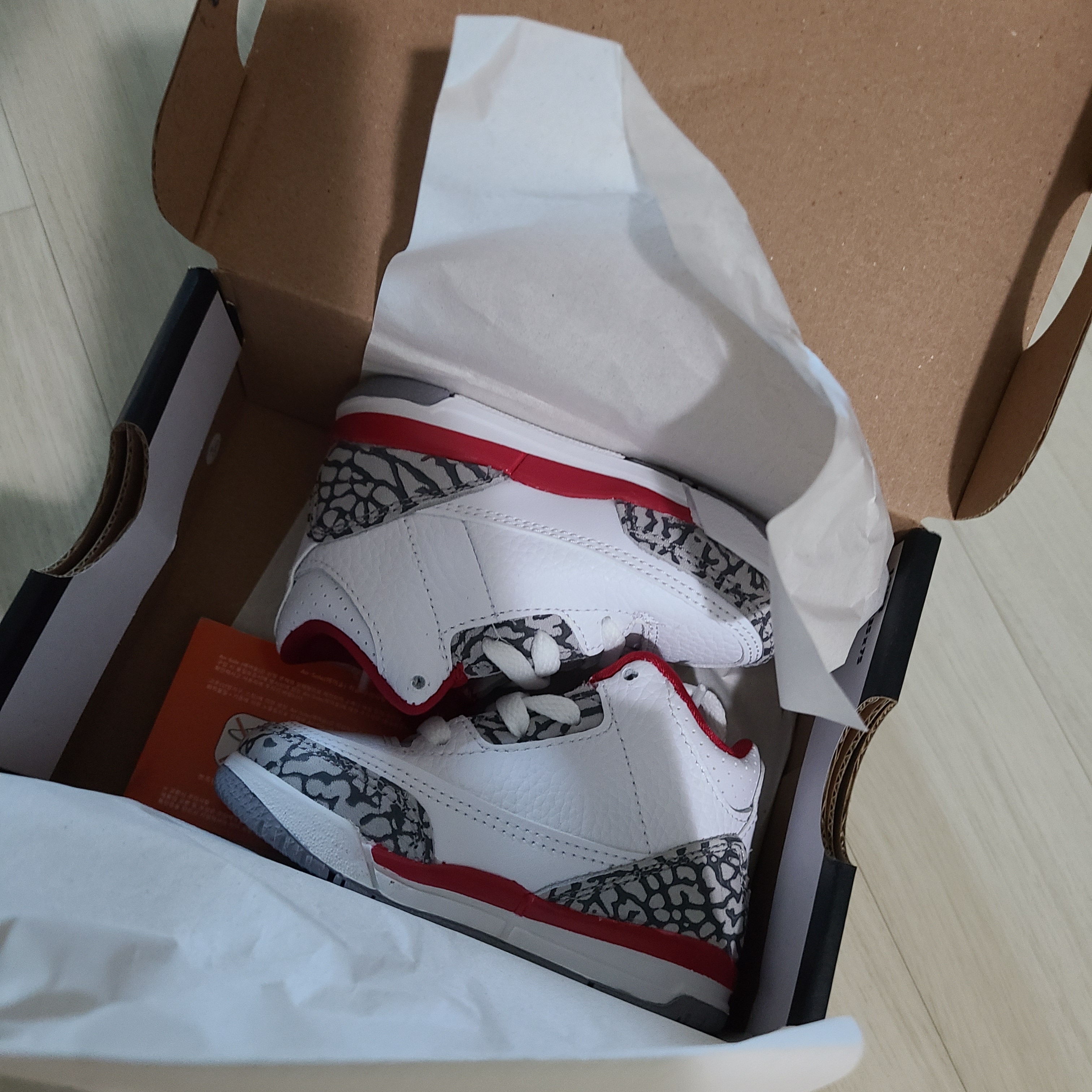 (TD) Jordan 3 Retro Cardinal Red 착용 스타일 - 2