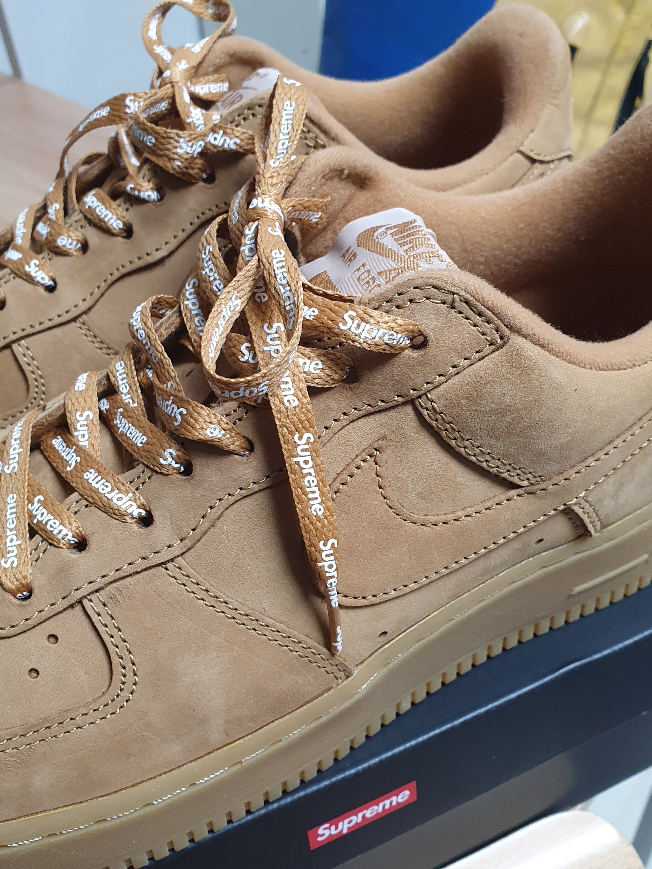 Nike x Supreme Air Force 1 Low Flax 착용 스타일 - 4