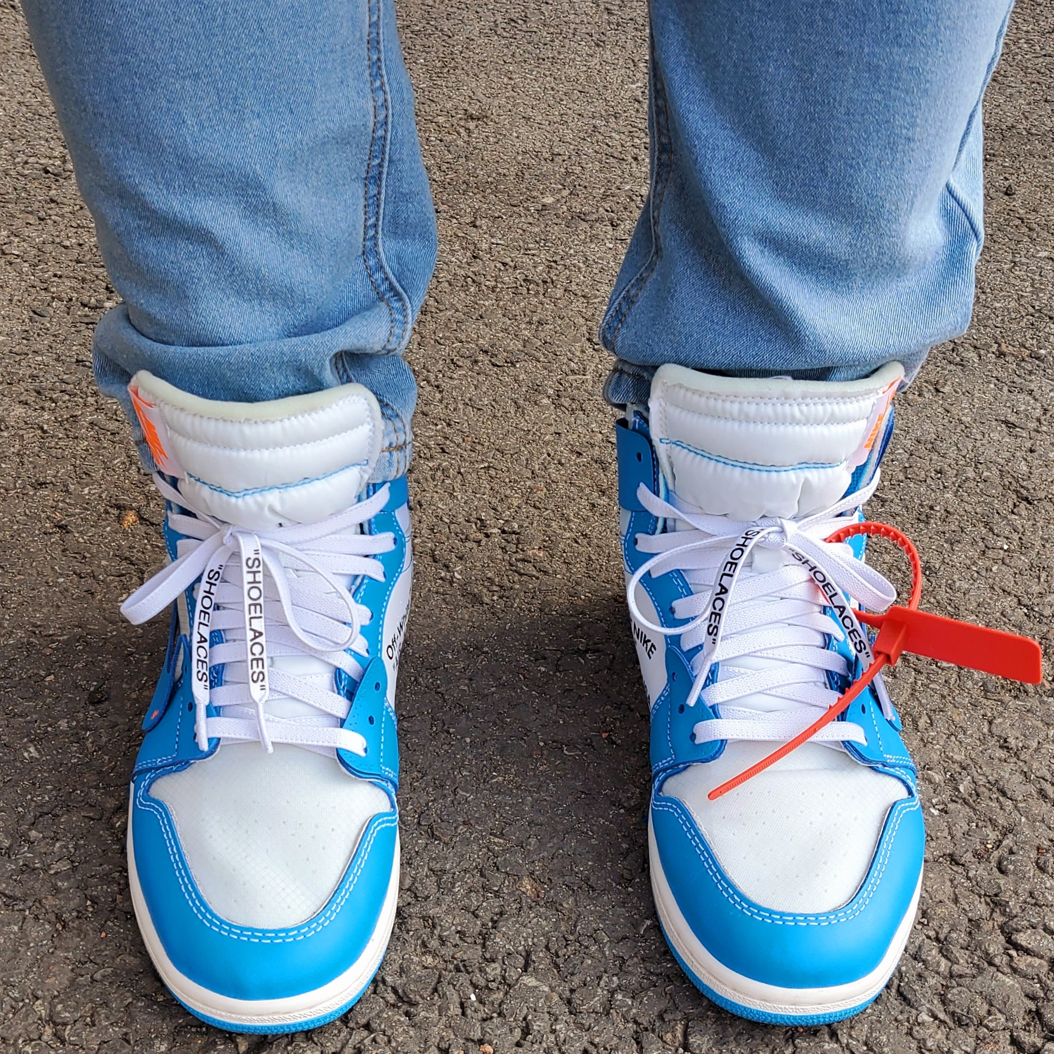 Jordan 1 x Off-White Retro High University Blue 착용 스타일 - 4