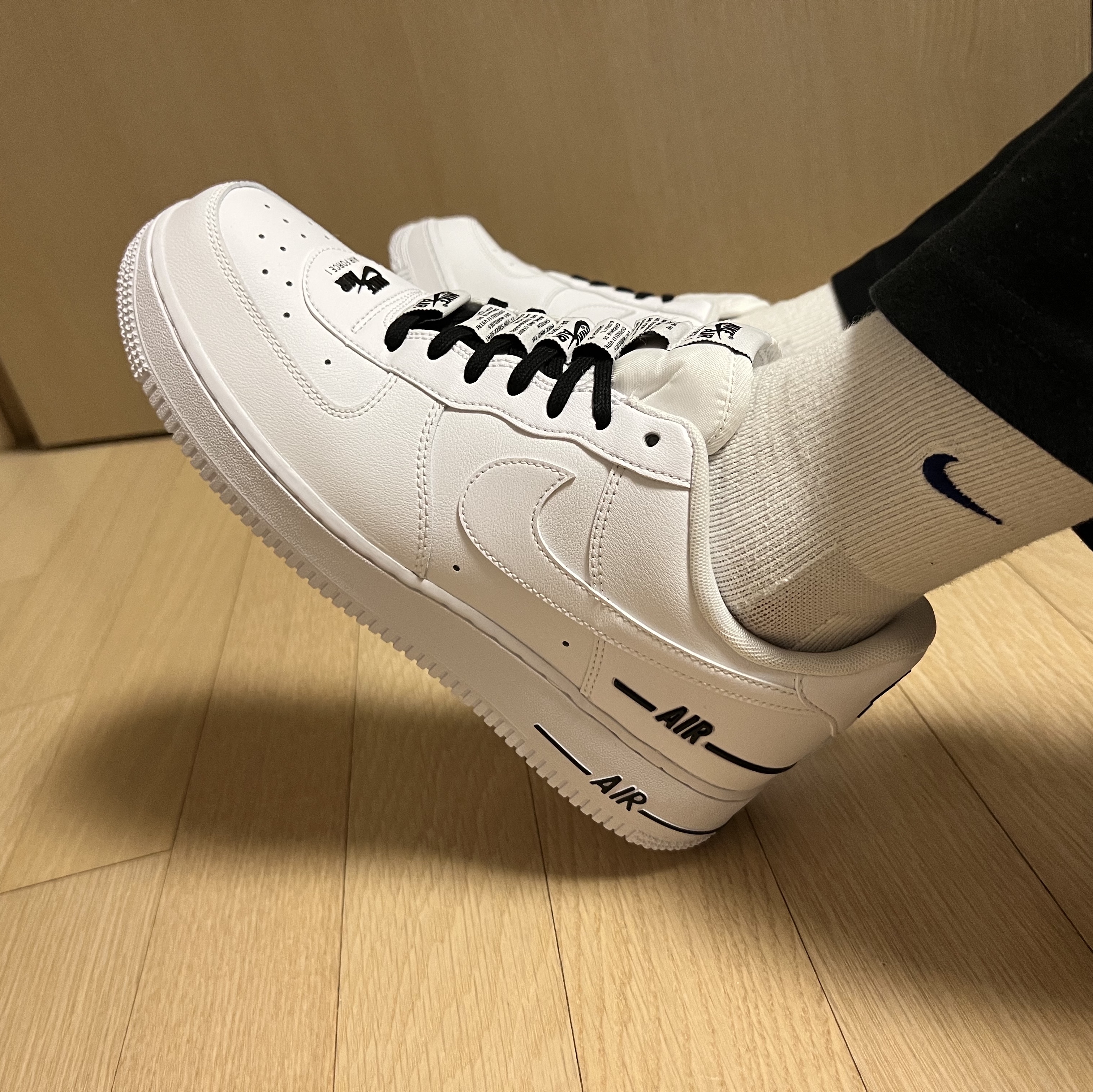 Nike Air Force 1 '07 Low Added Air White 착용 스타일