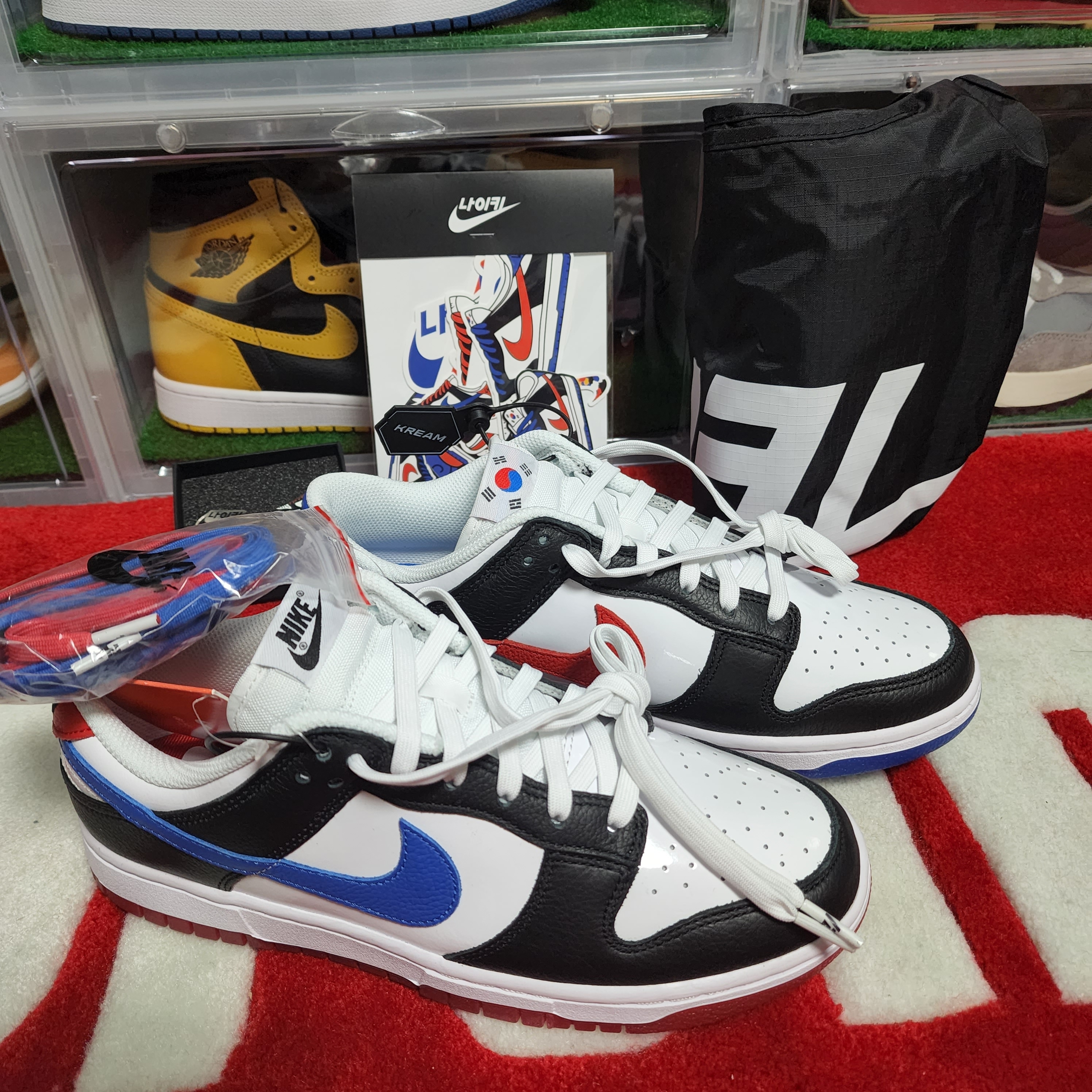 Nike Dunk Low SE Seoul (With Special Gift) 착용 스타일 - 5