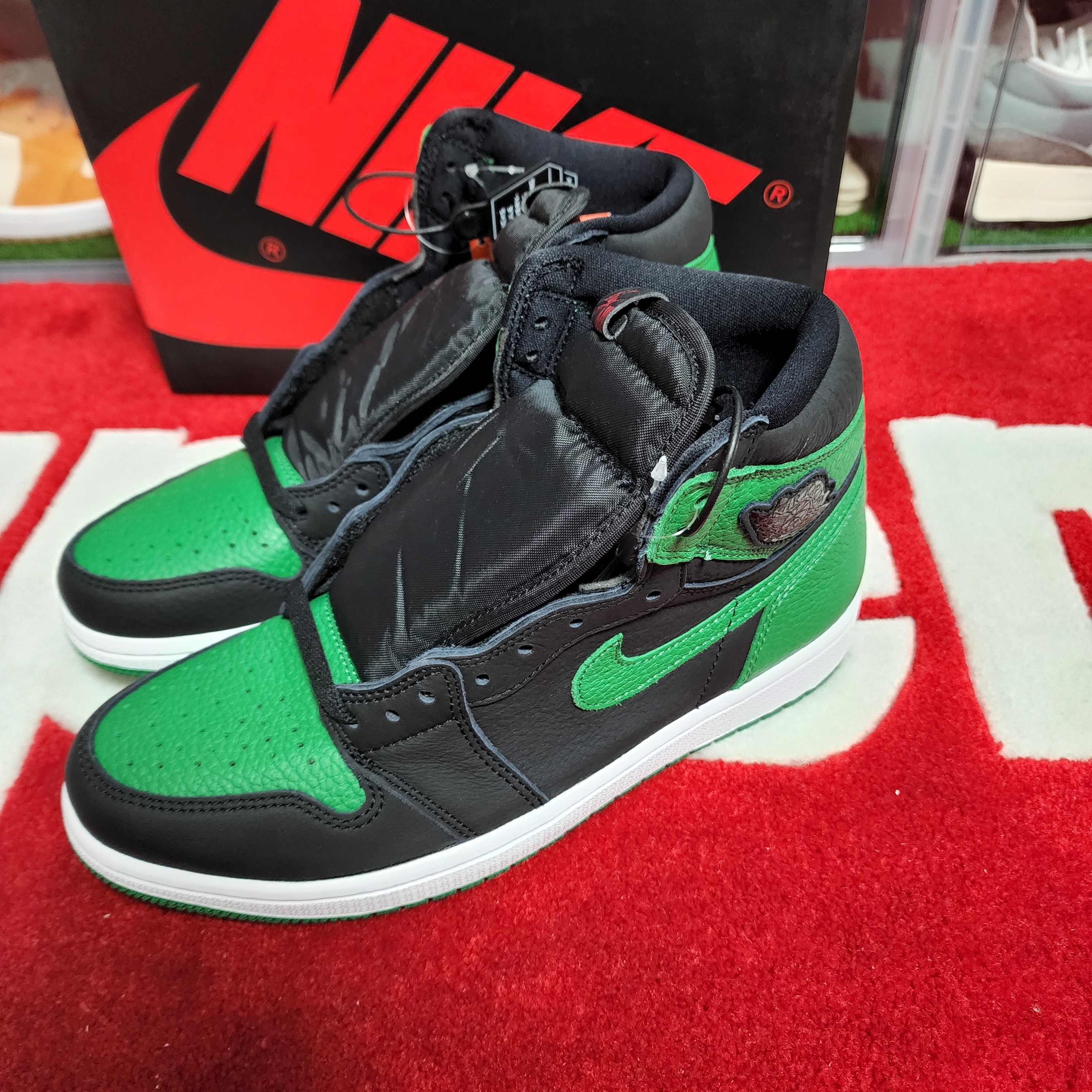 Jordan 1 Retro High OG Pine Green Black 착용 스타일 - 4