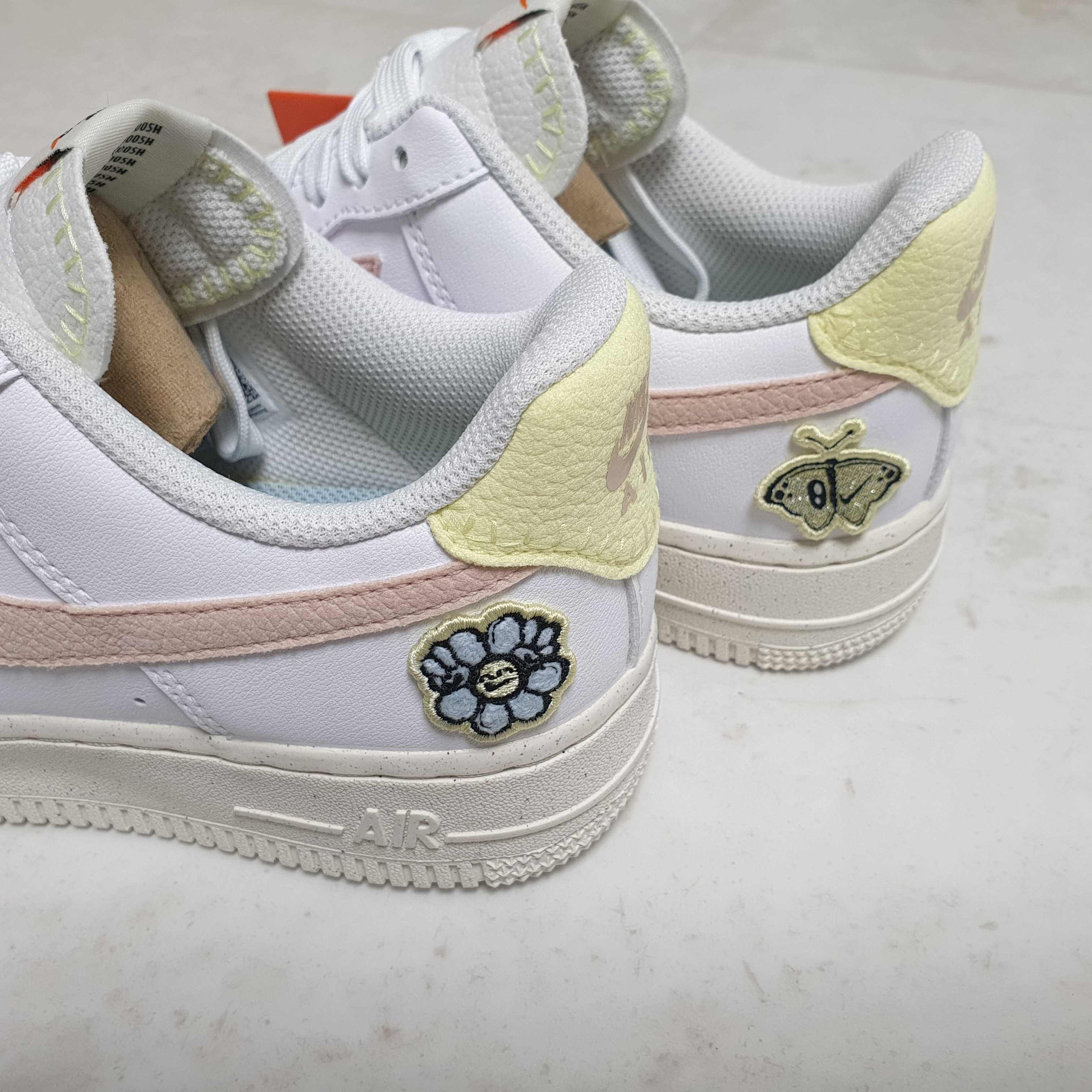 (W) Nike Air Force 1 '07 SE Next Nature White Pink Oxford 착용 스타일 - 2