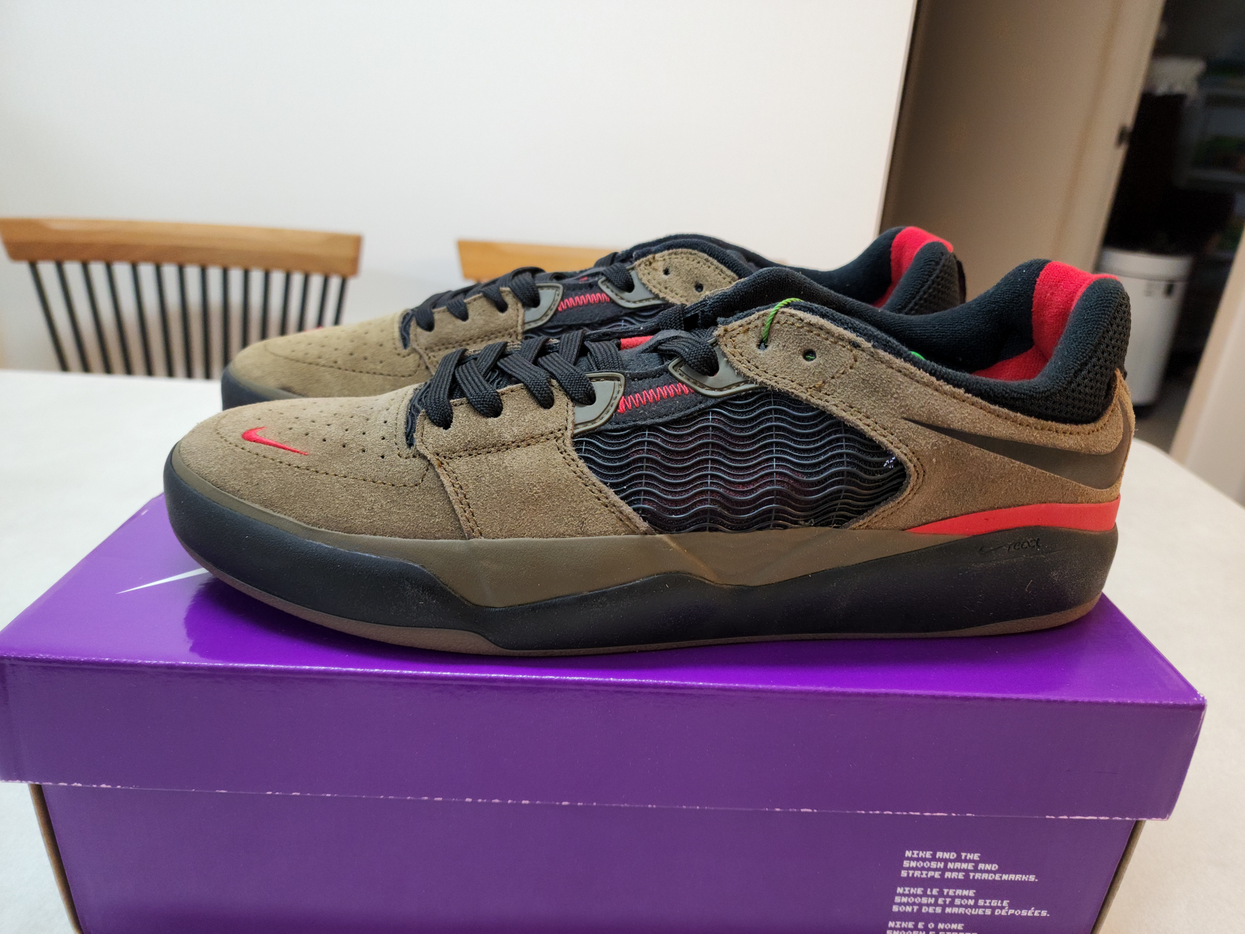 Nike SB Ishod Wair Light Olive 착용 스타일 - 1