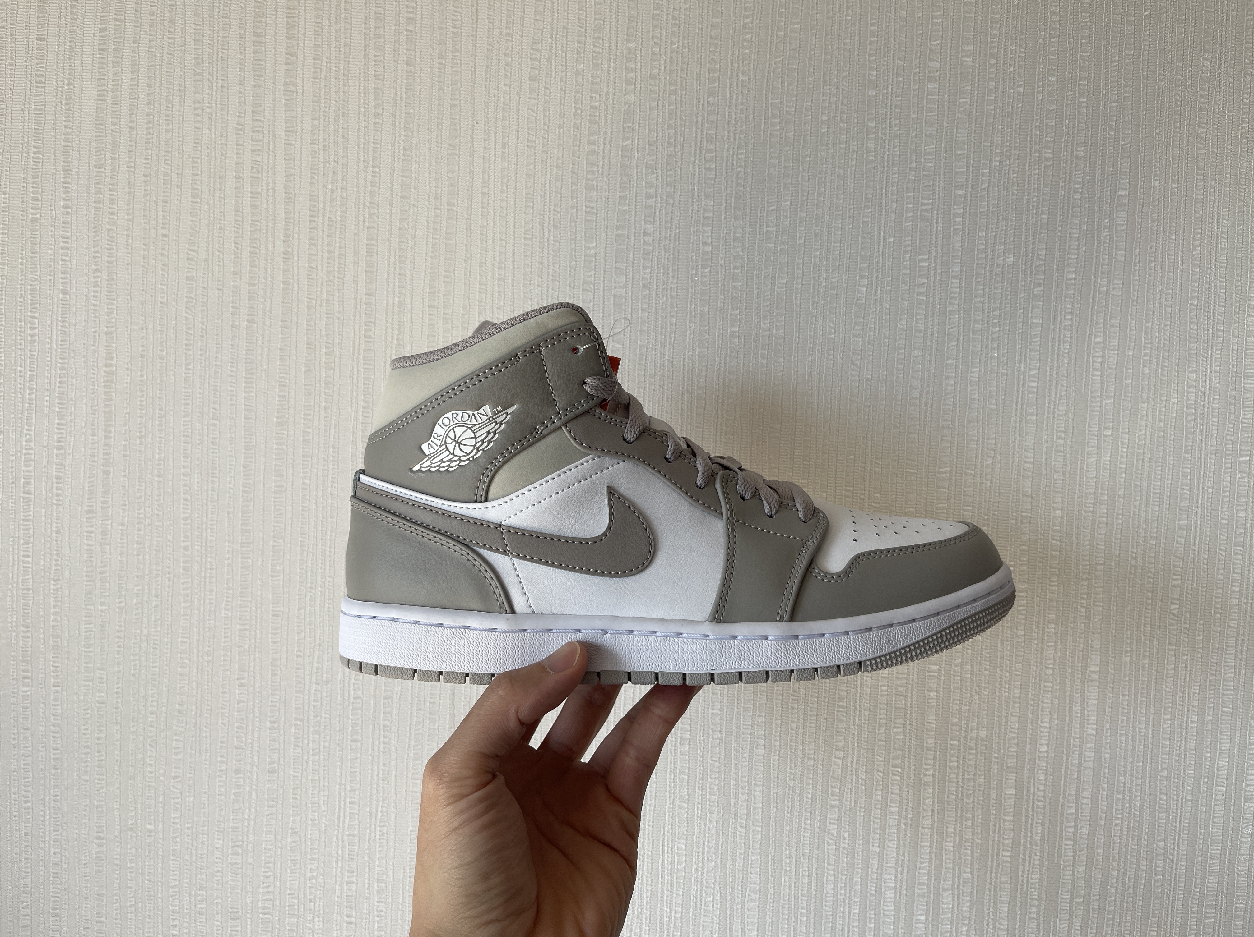 Jordan 1 Mid College Grey, Jordan 1 Low OG Starfish 착용 스타일 - 2