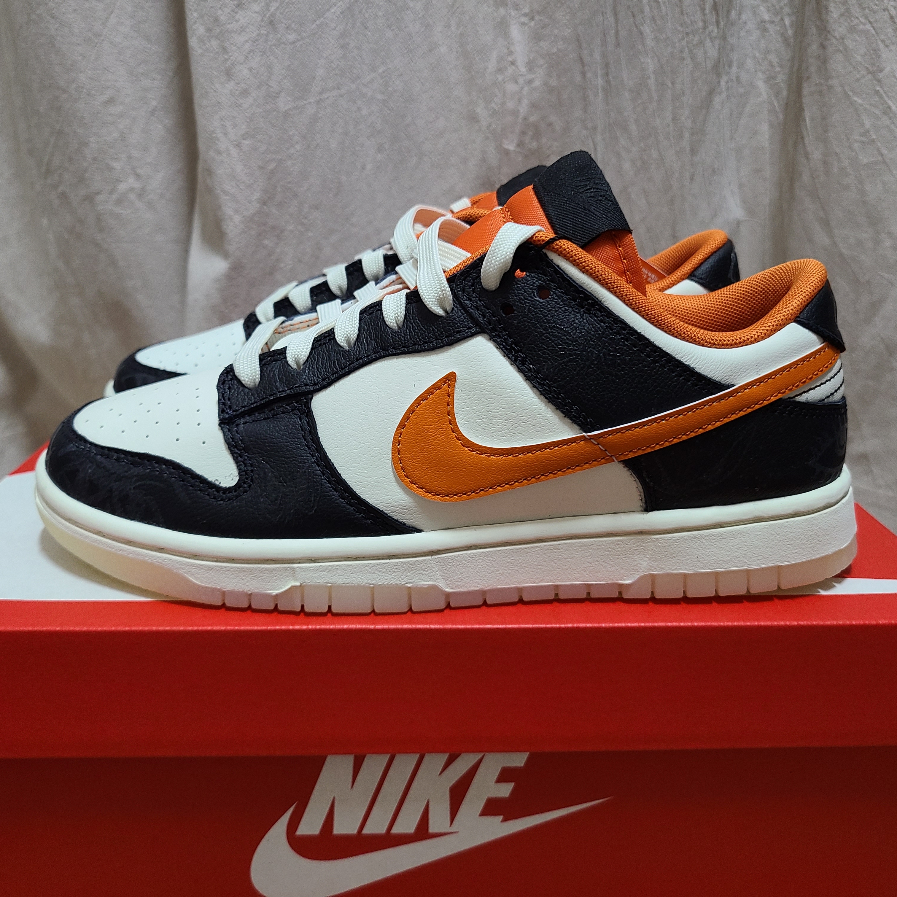 Nike Dunk Low Retro PRM Halloween 착용 스타일