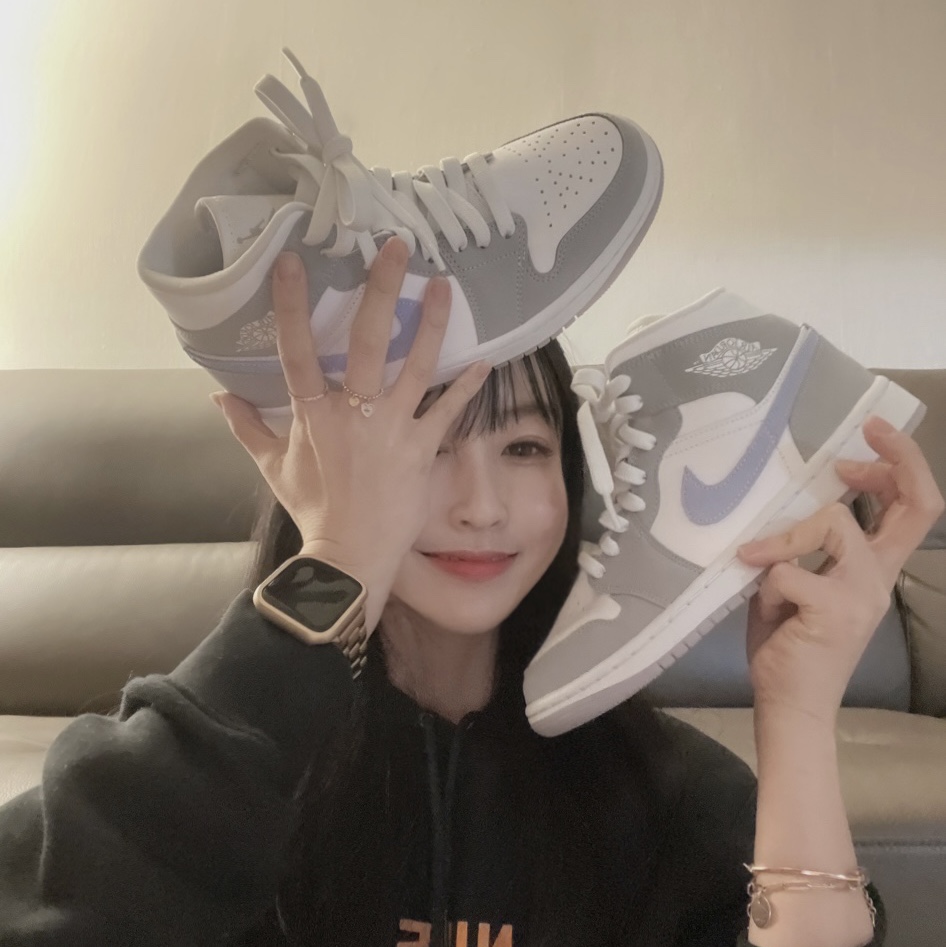 (W) Jordan 1 Mid Wolf Grey 착용 스타일 - 4