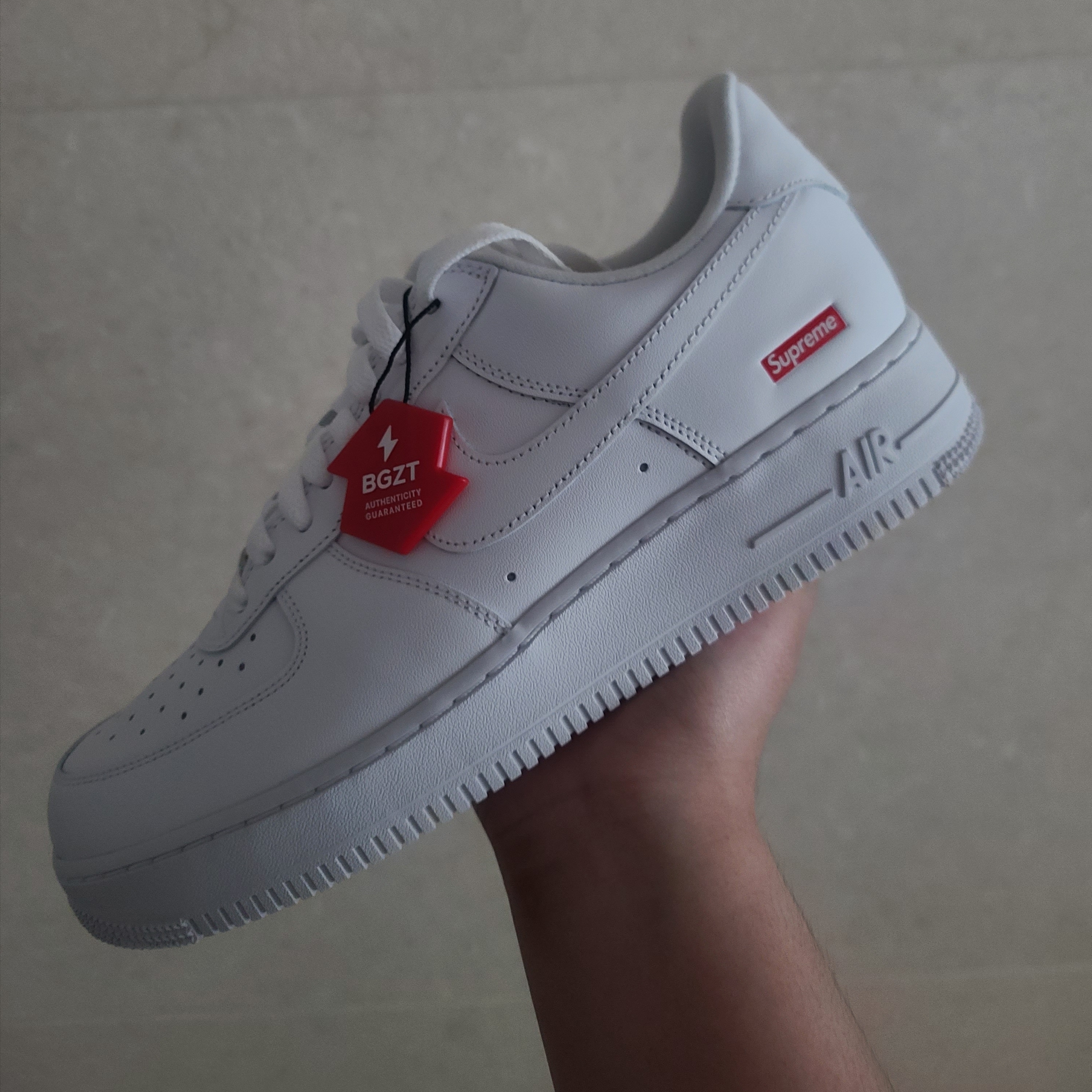 Nike x Supreme Air Force 1 Low White 착용 스타일