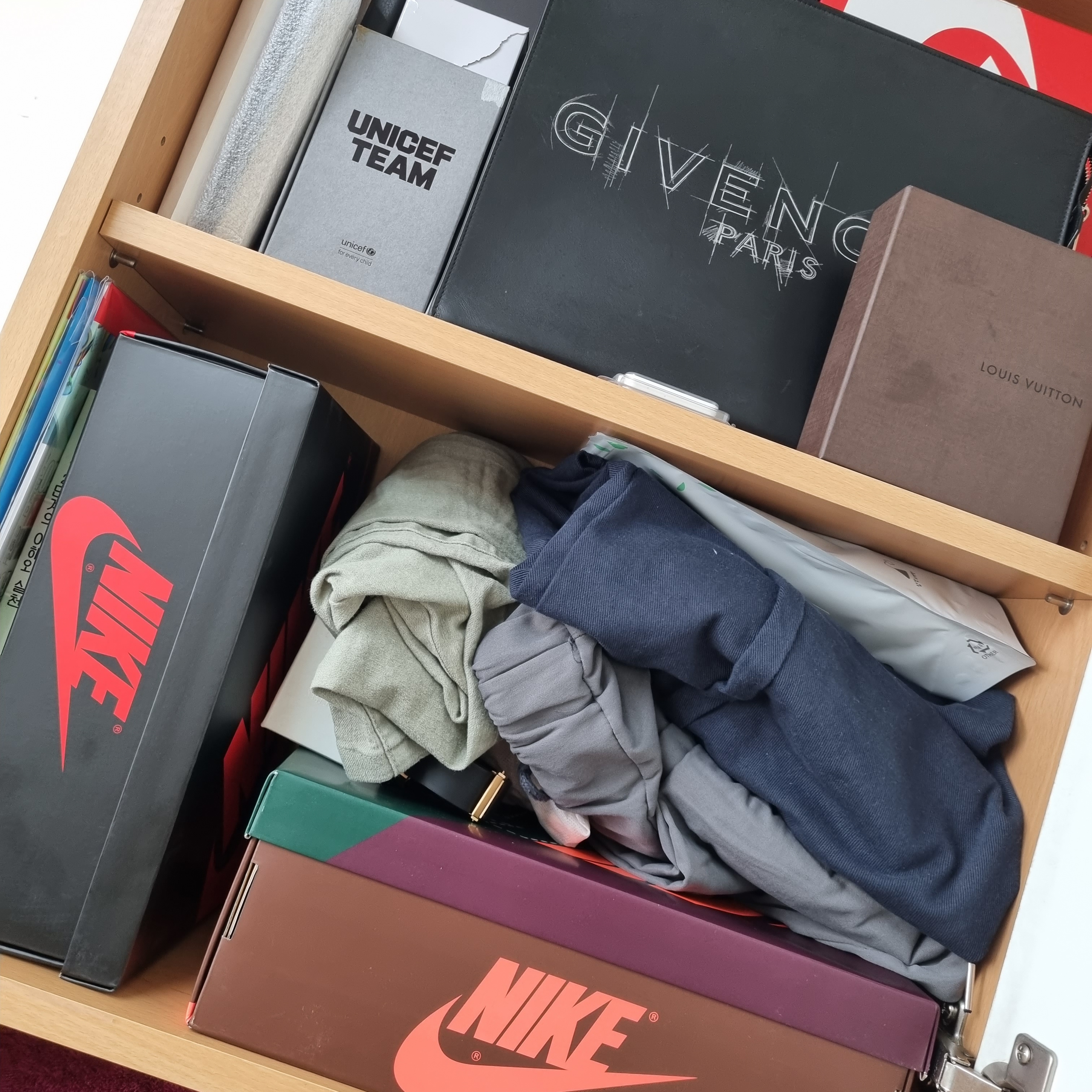 (GS) Jordan 1 Retro High OG University Gold Light Bordeaux, Jordan 1 Retro High OG Craft 착용 스타일