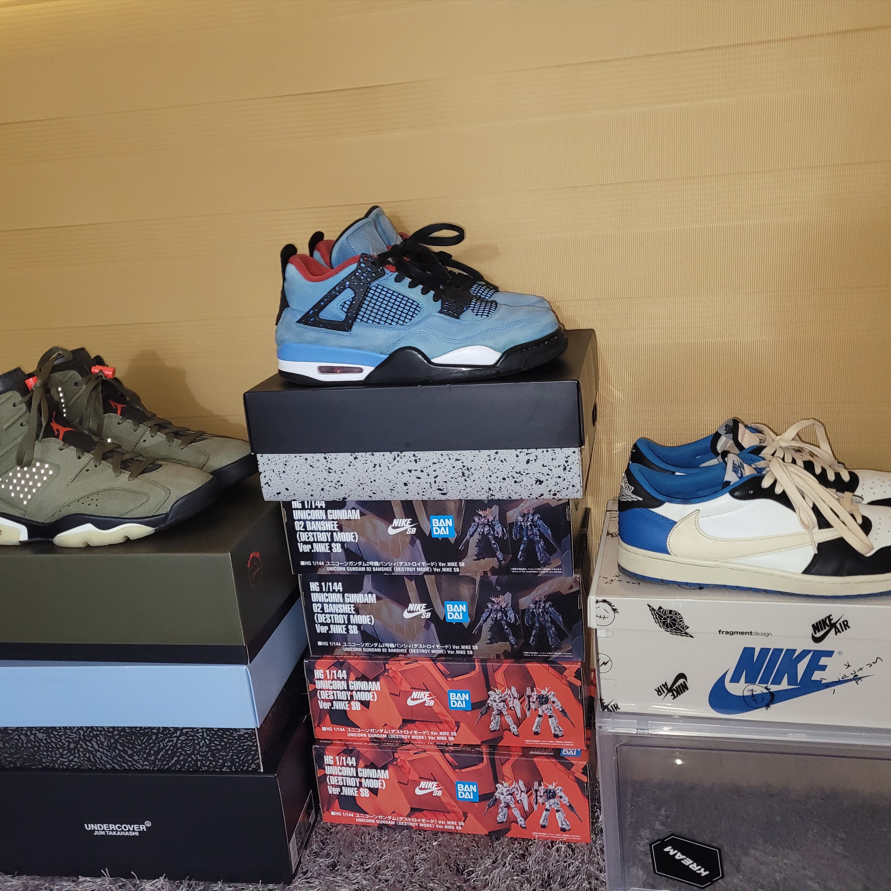 Jordan 1 x Travis Scott x Fragment Retro Low OG SP Military Blue, Jordan 6 x Travis Scott Retro Olive 착용 스타일