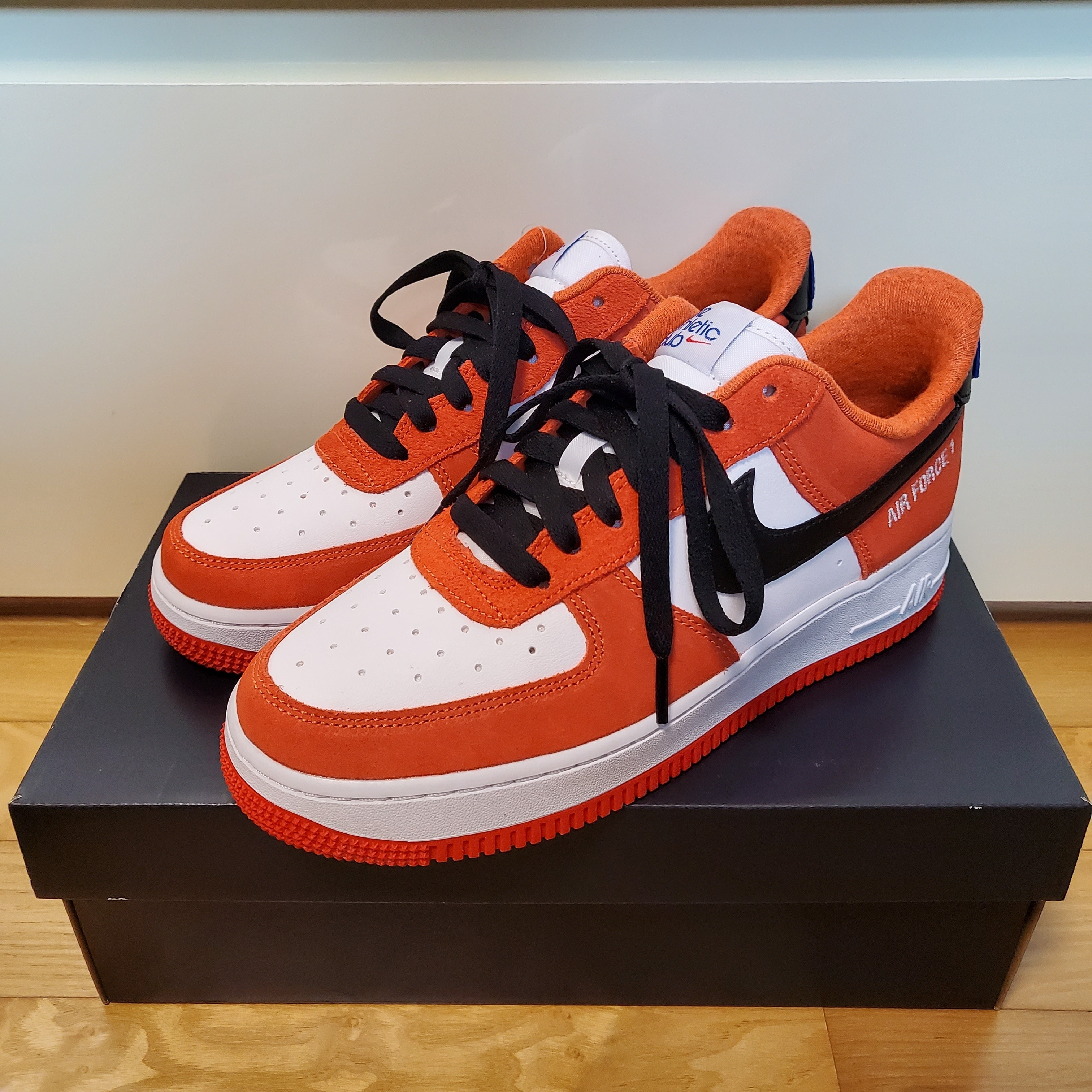 Nike Air Force 1 '07 LV8 Athletic Club Rush Orange Washed Teal 착용 스타일 - 1