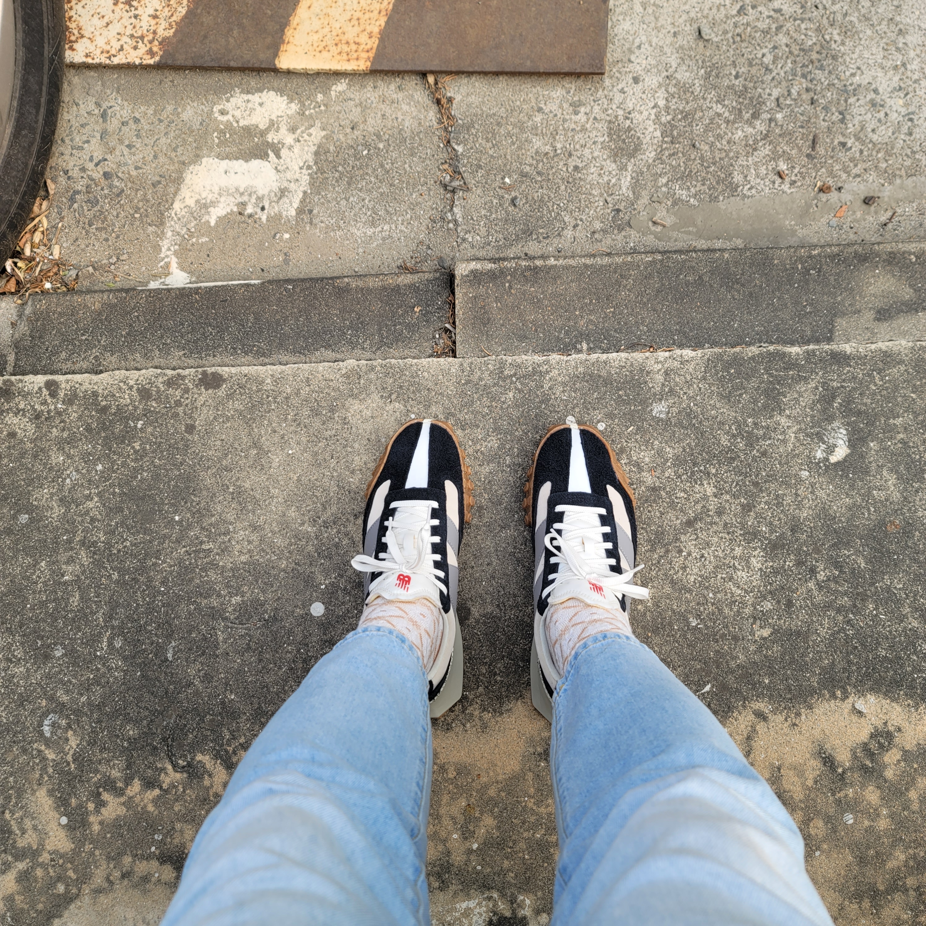 New Balance XC-72 Black Beige 착용 스타일 - 4