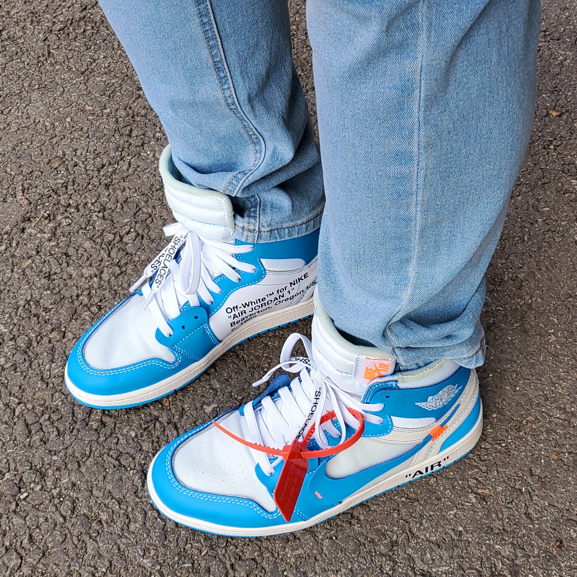 Jordan 1 x Off-White Retro High University Blue 착용 스타일 - 1