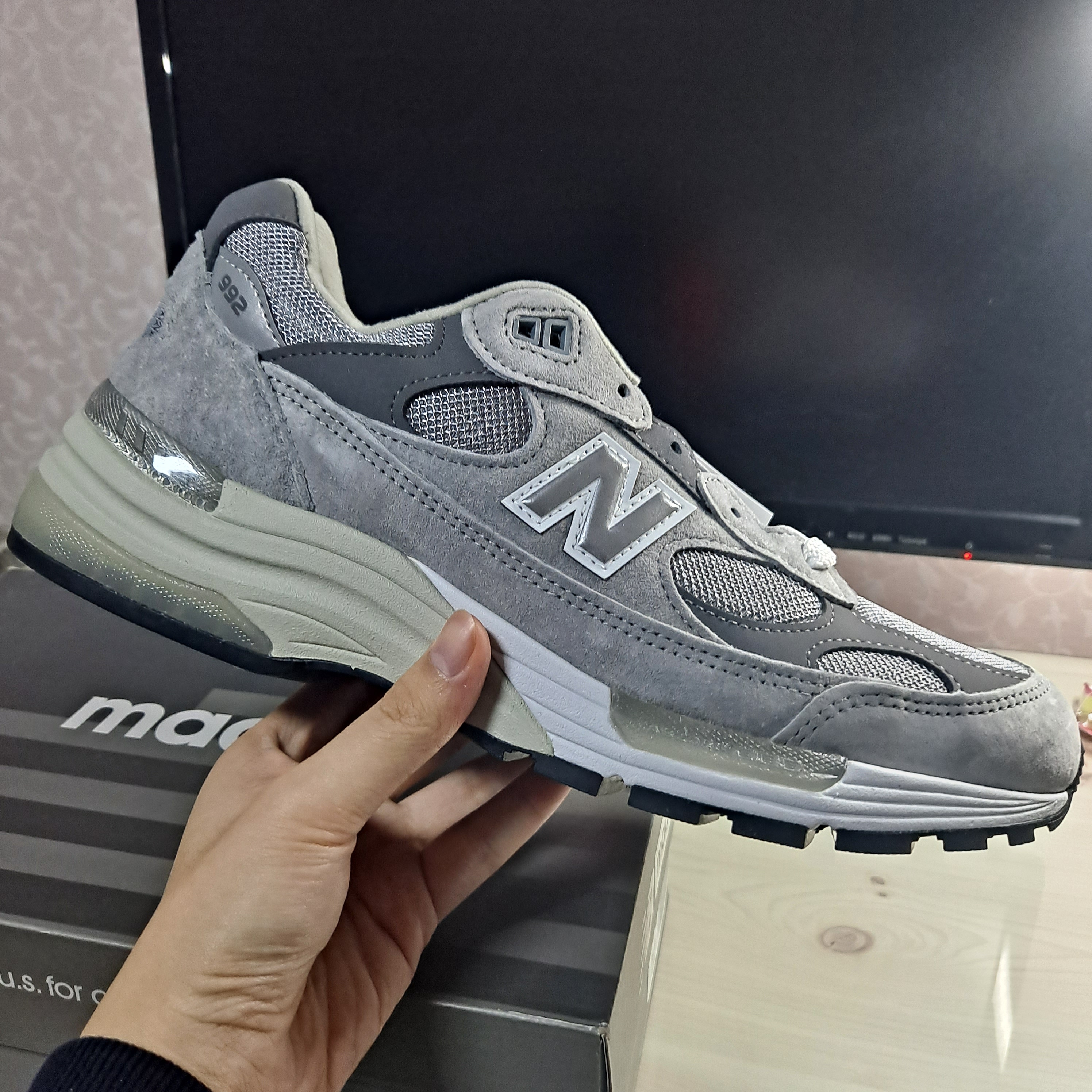New Balance 992 Made in USA Grey - D Standard 착용 스타일