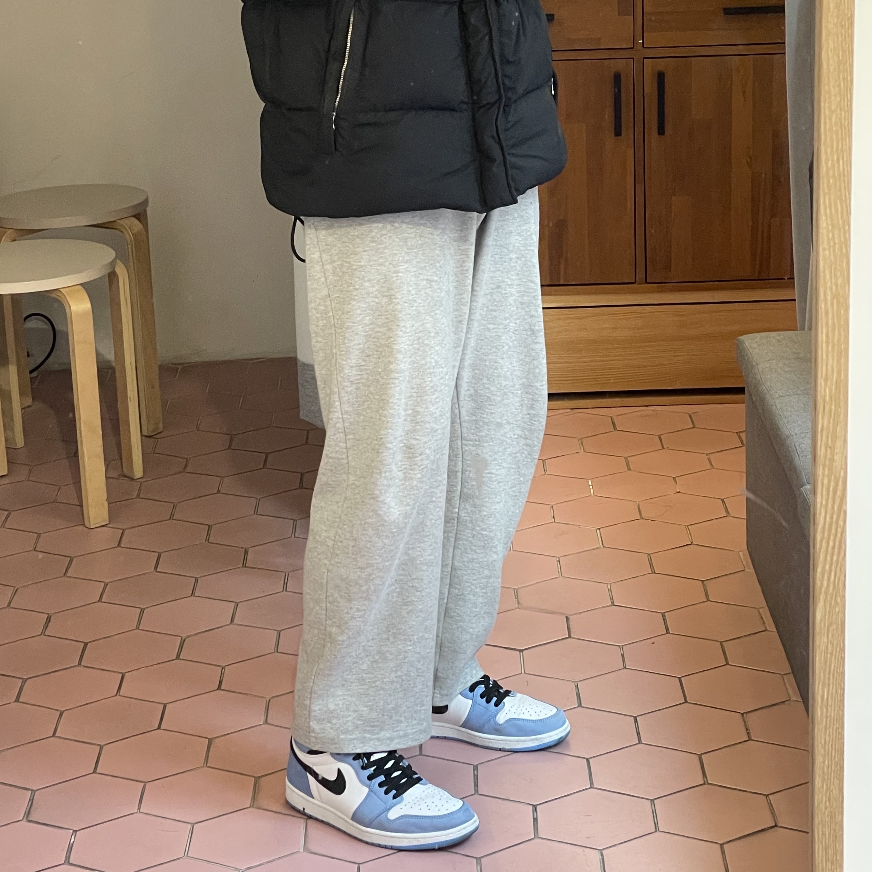 Jordan 1 Retro High OG University Blue, Ten C Survival Down Jacket Black 착용 스타일 - 1