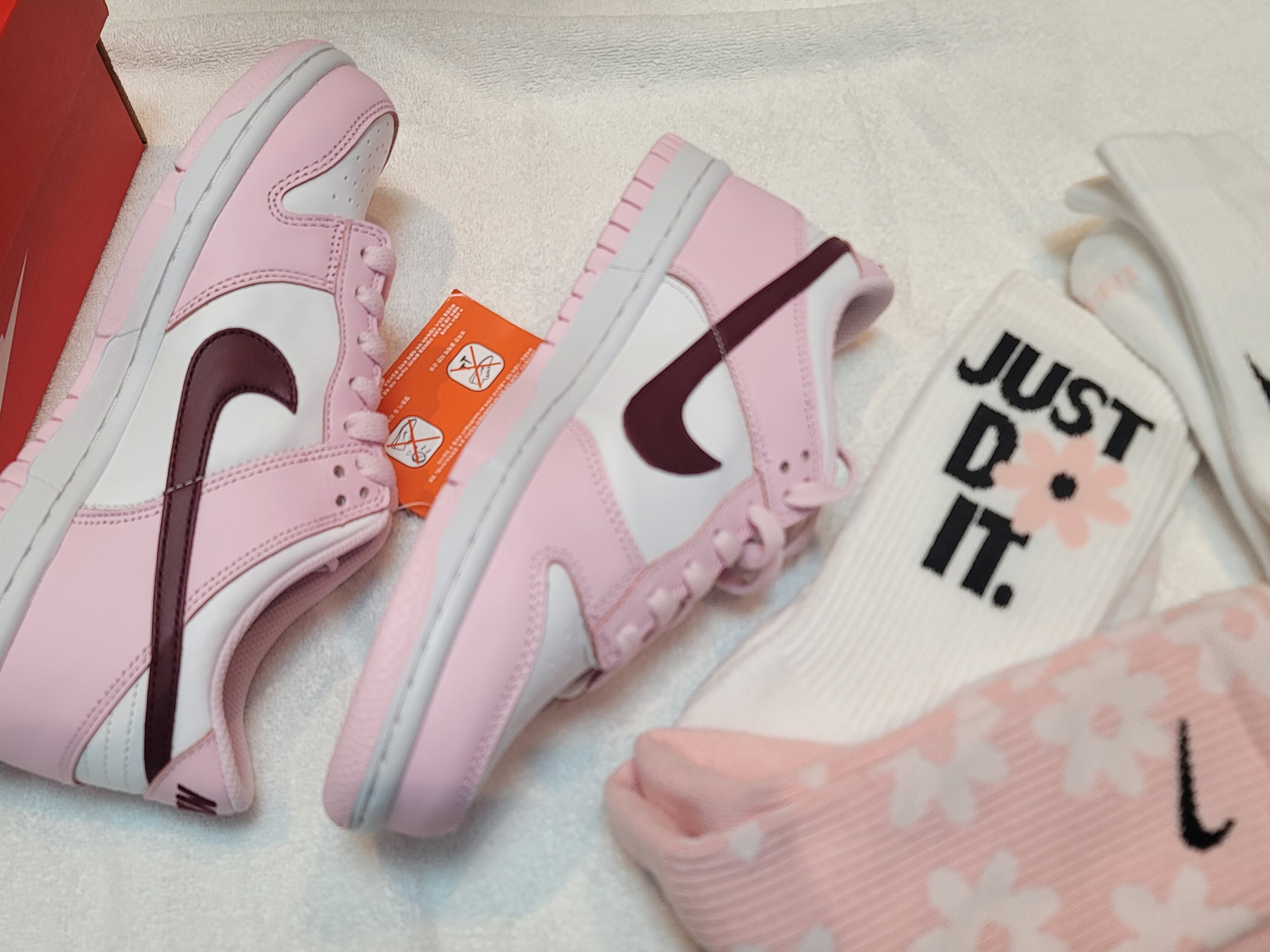 (GS) Nike Dunk Low Pink Foam 착용 스타일 - 1