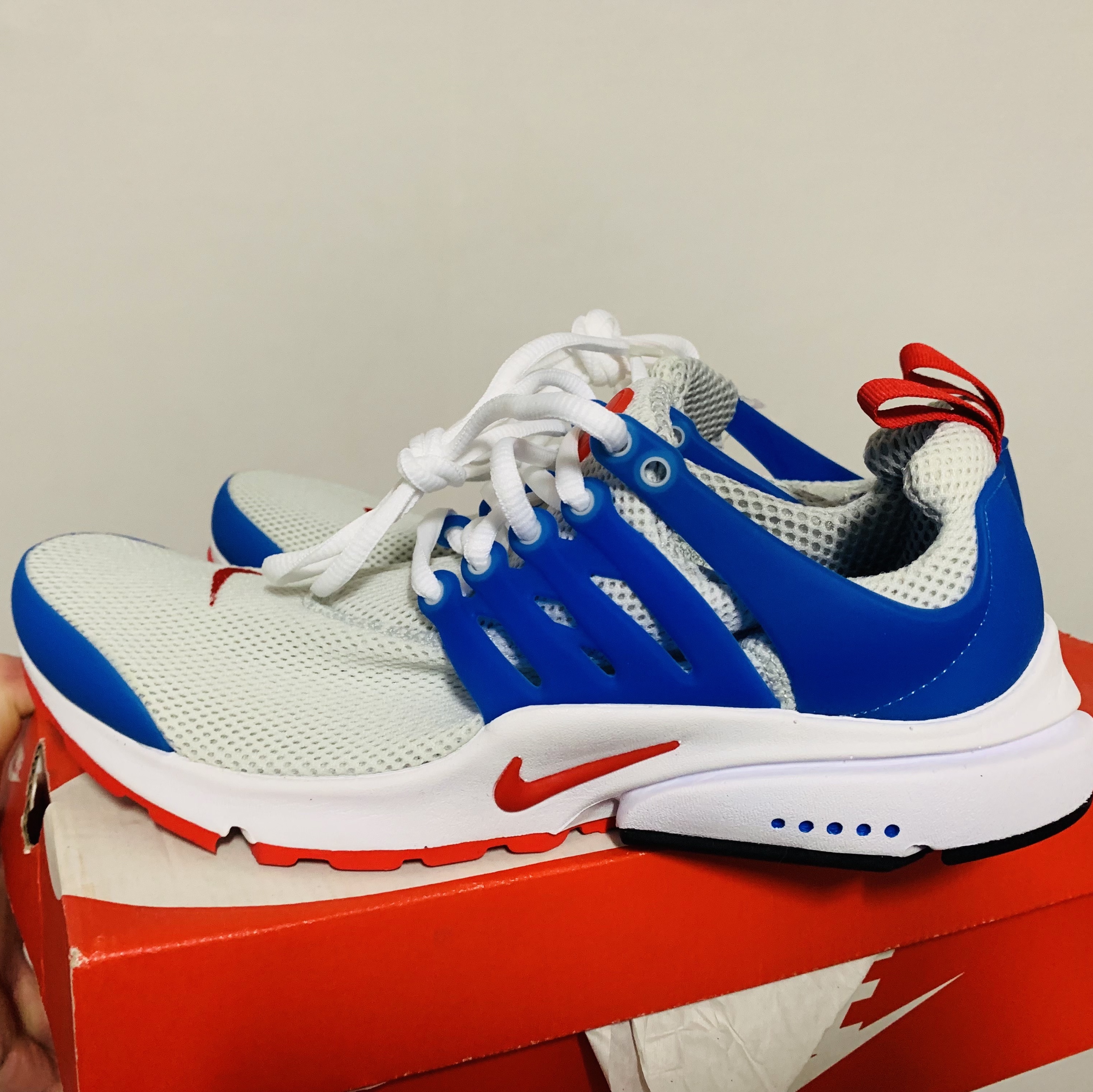 Nike Air Presto Essential Dusty Grey 착용 스타일 - 3