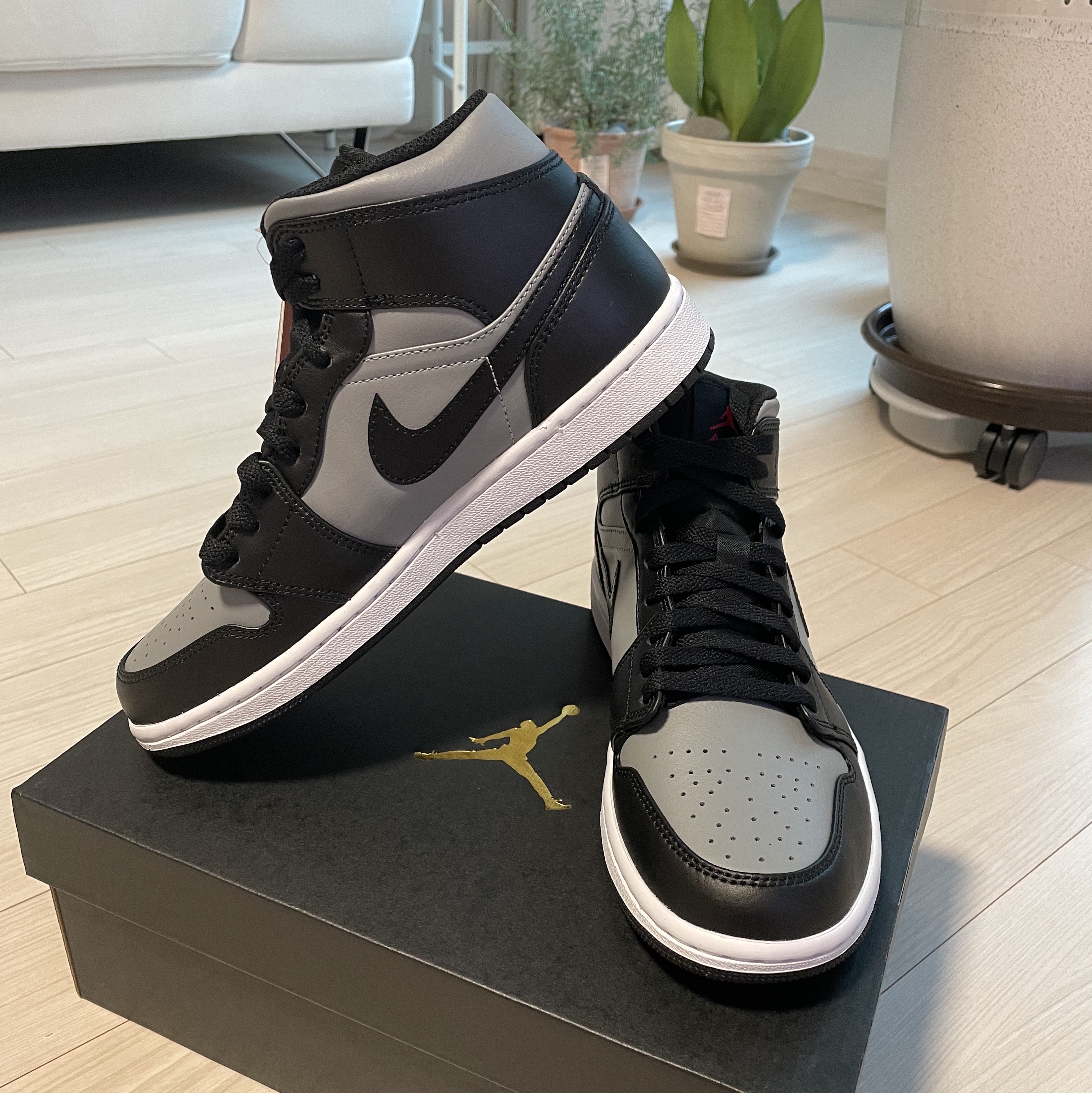 Jordan 1 Mid Shadow 착용 스타일 - 3