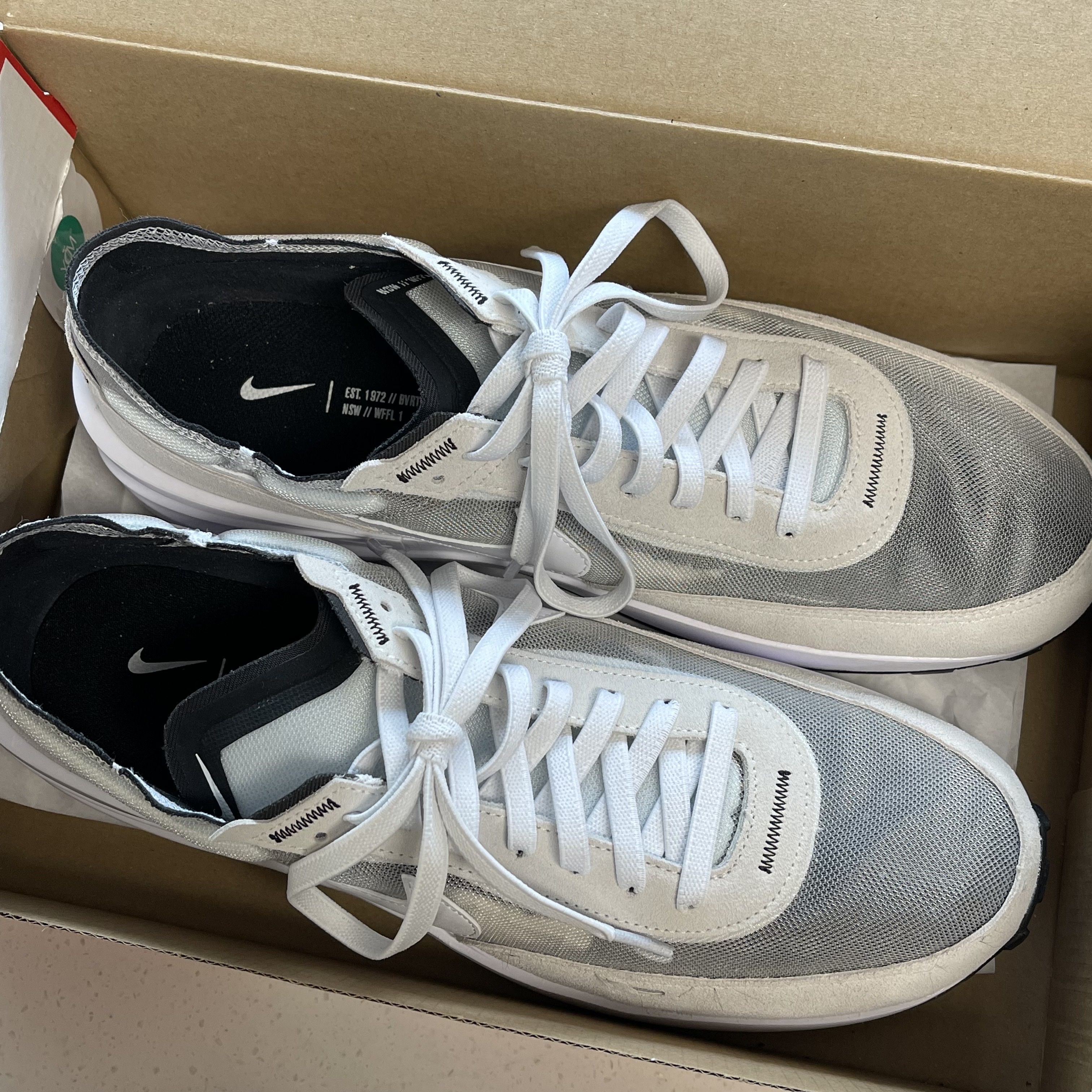 Nike Waffle One Infinite Lilac 착용 스타일