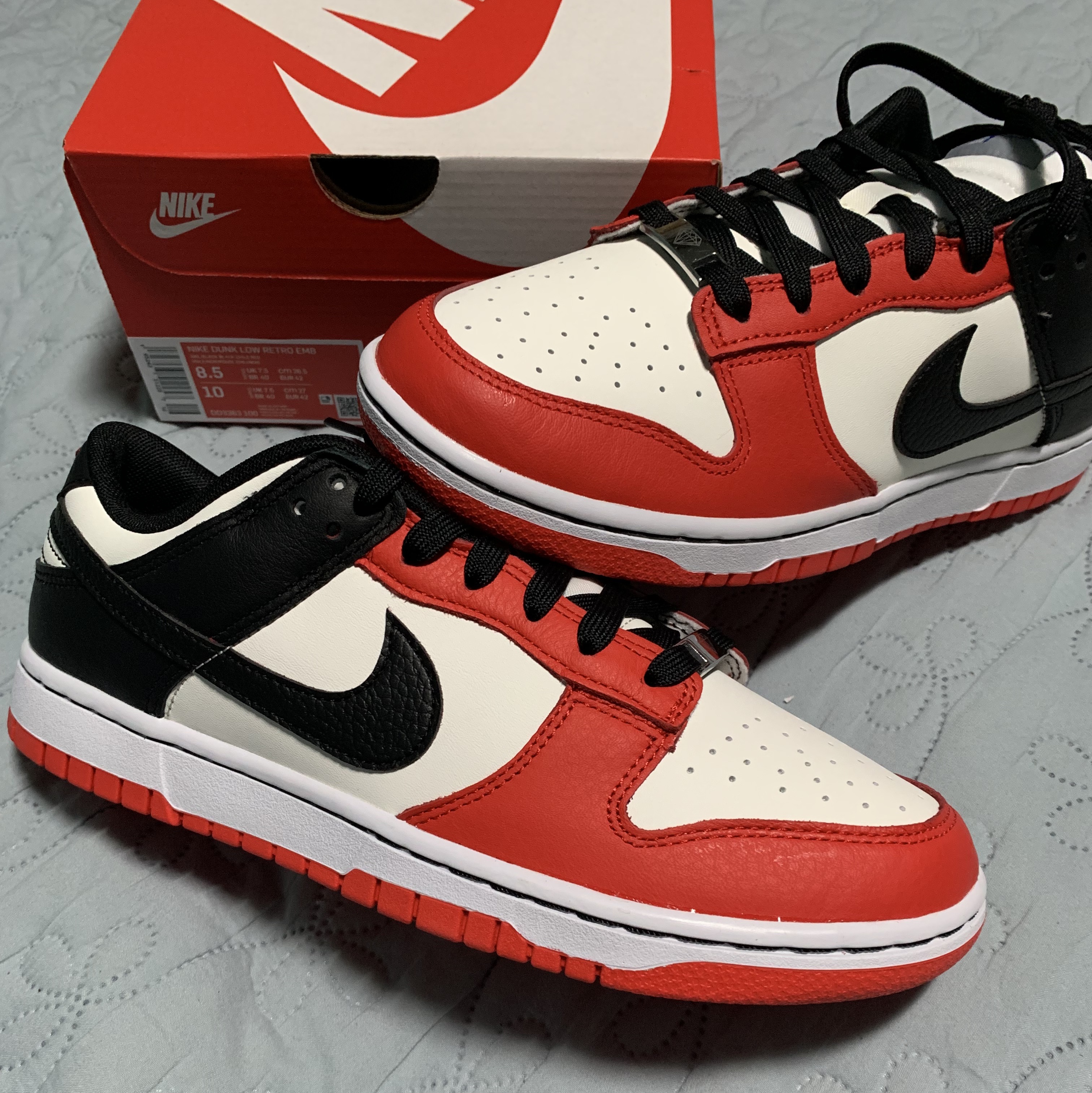Nike x NBA Dunk Low Retro EMB Black and Chile Red 착용 스타일