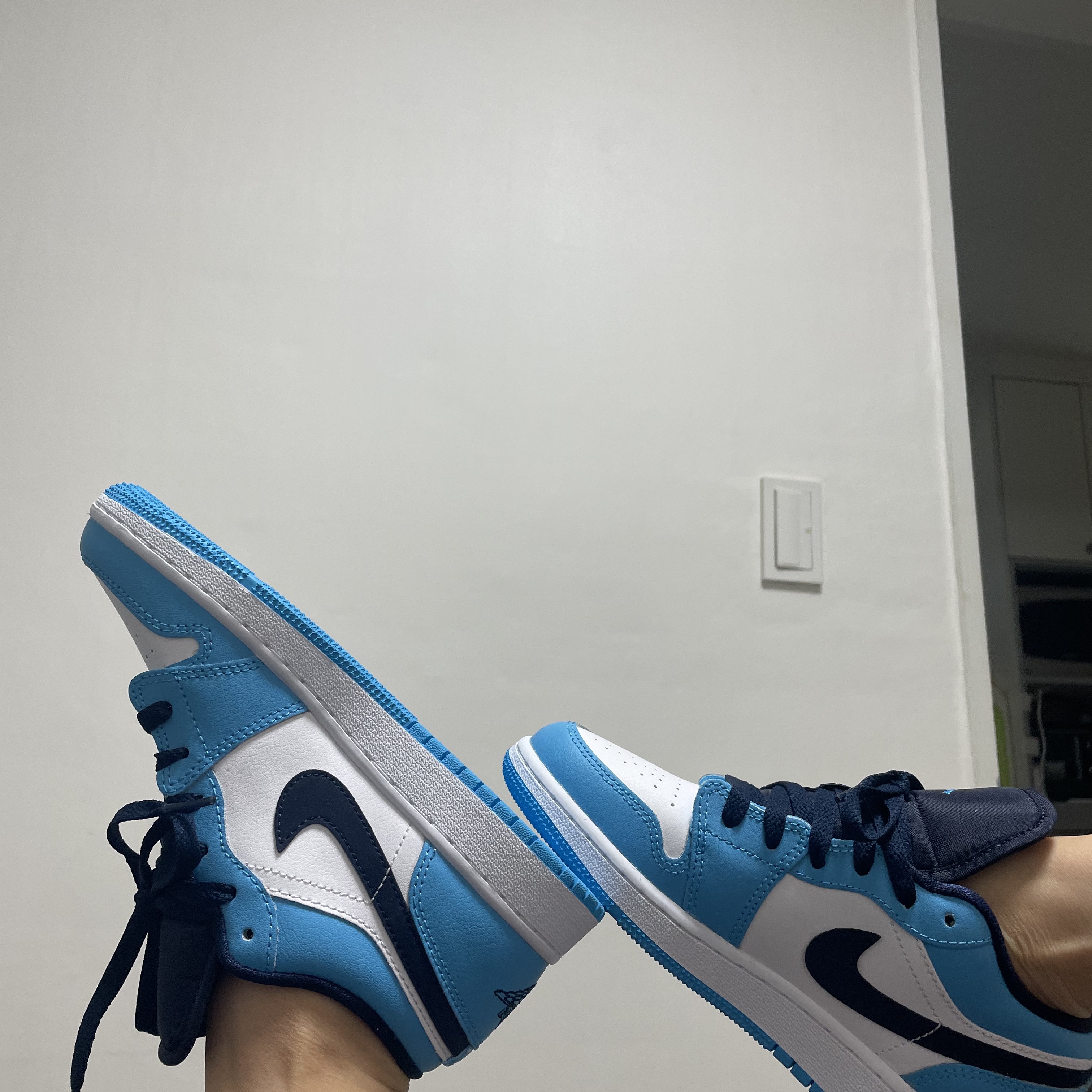 (GS) Jordan 1 Low Dark Powder Blue 착용 스타일 - 2