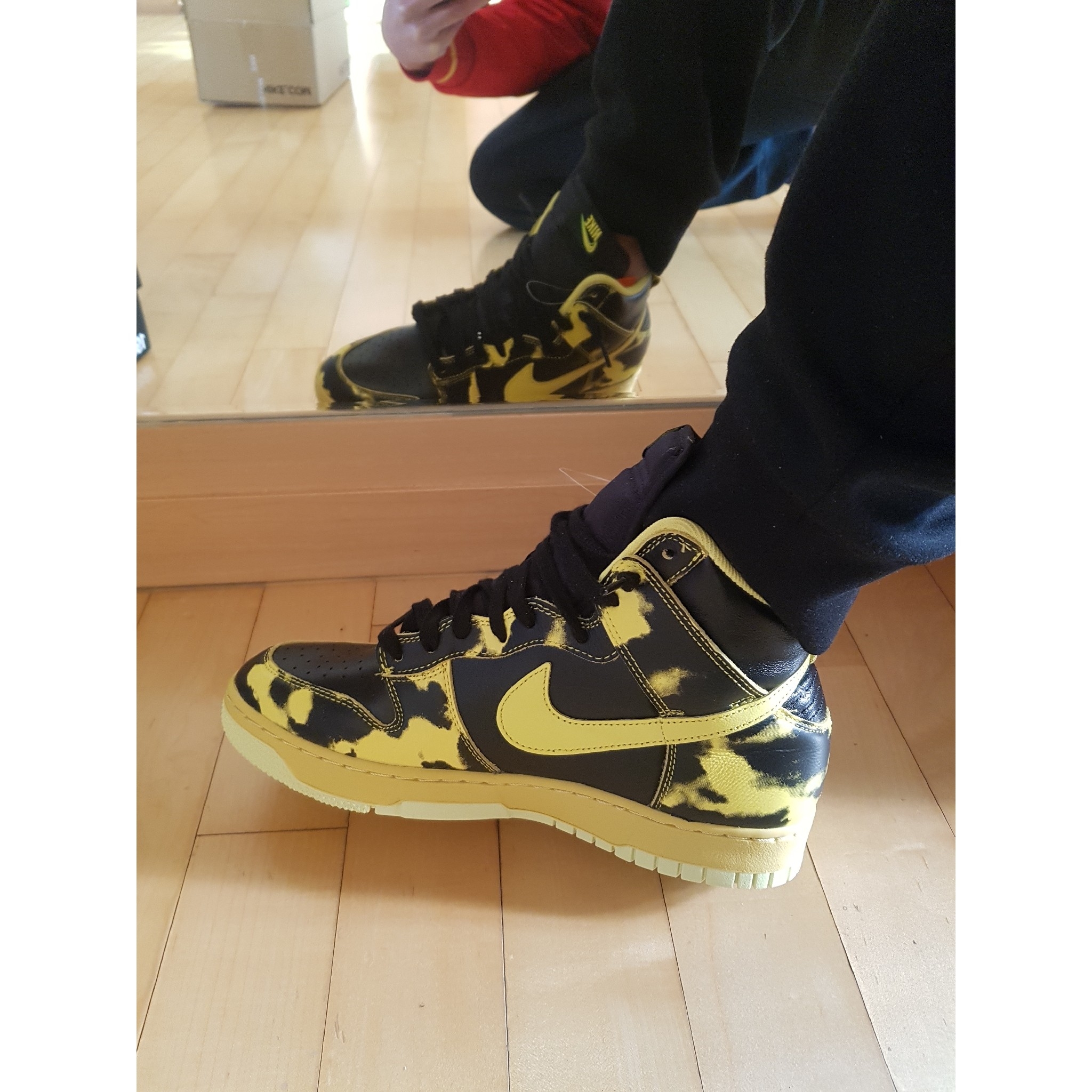 Nike Dunk High 1985 SP Yellow Acid Wash 착용 스타일 - 1
