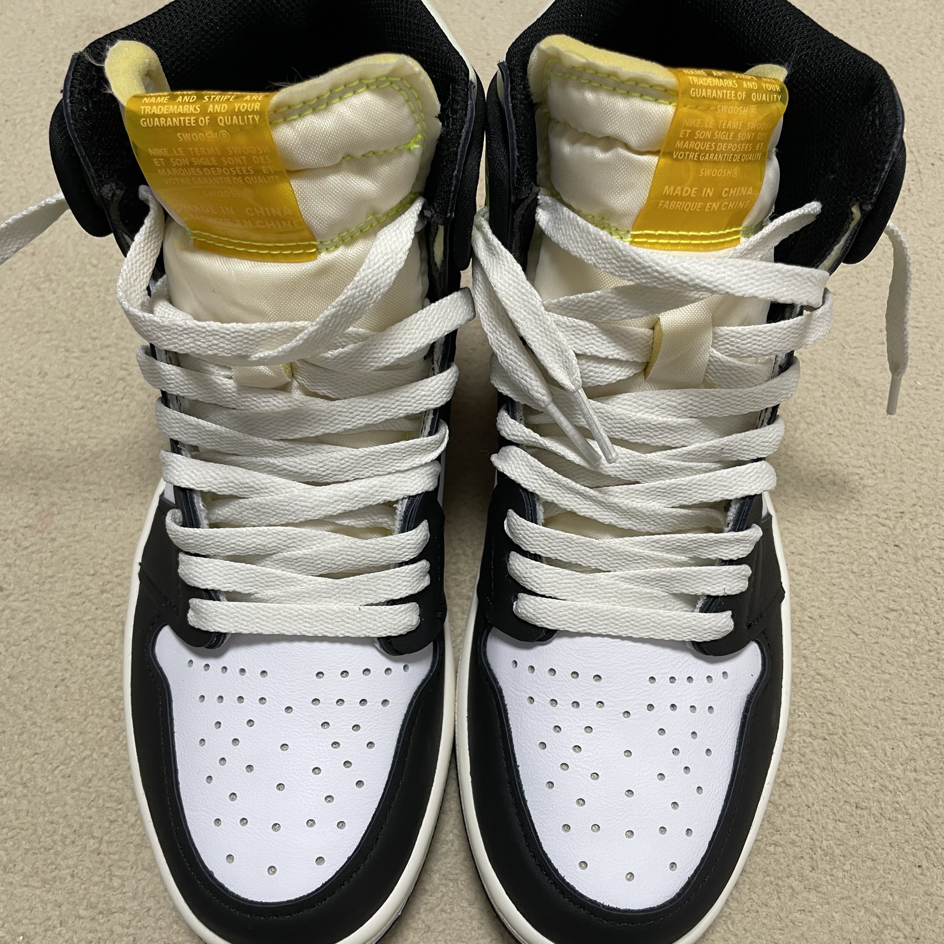 Jordan 1 Retro High OG Volt Gold 착용 스타일 - 2