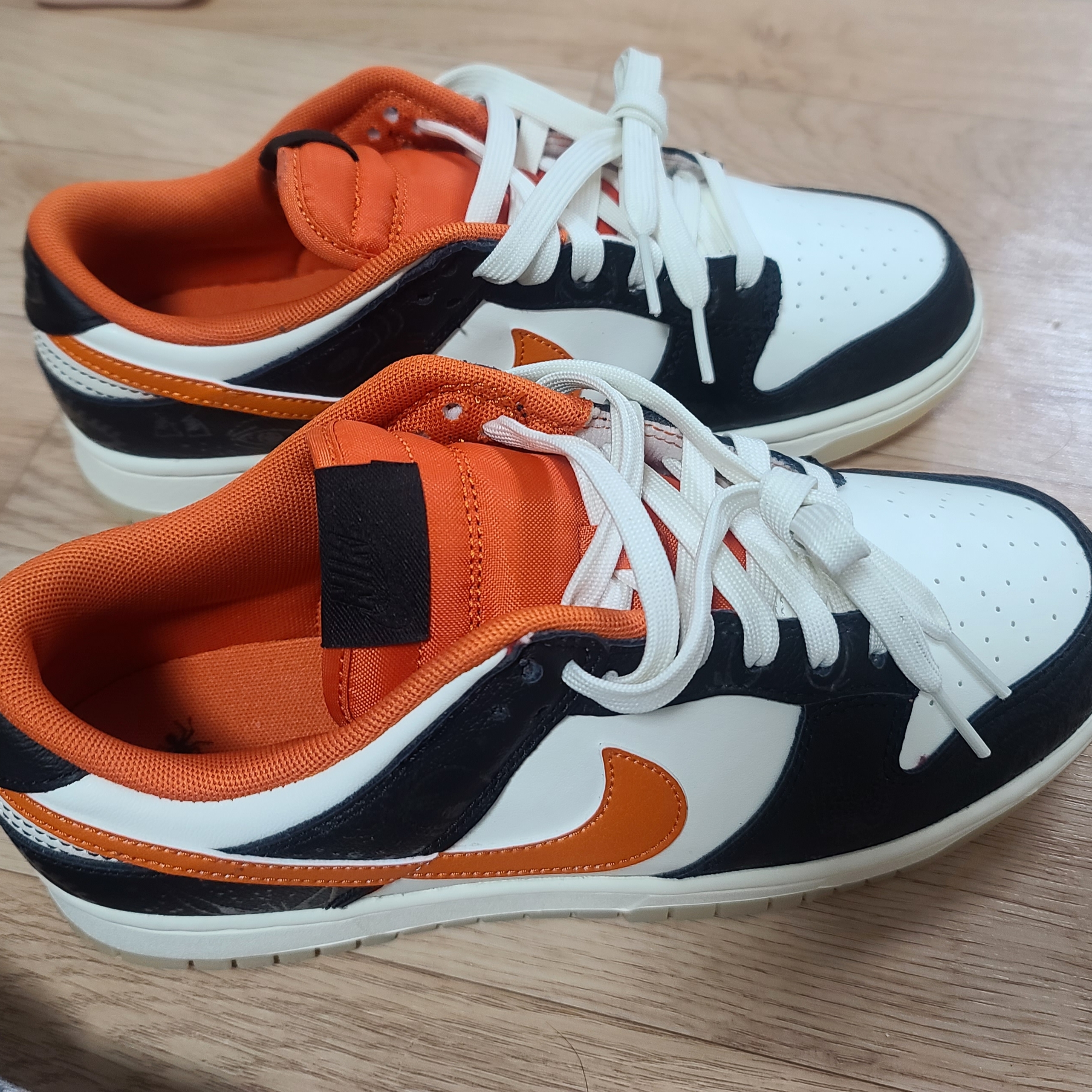 Nike Dunk Low Retro PRM Halloween 착용 스타일