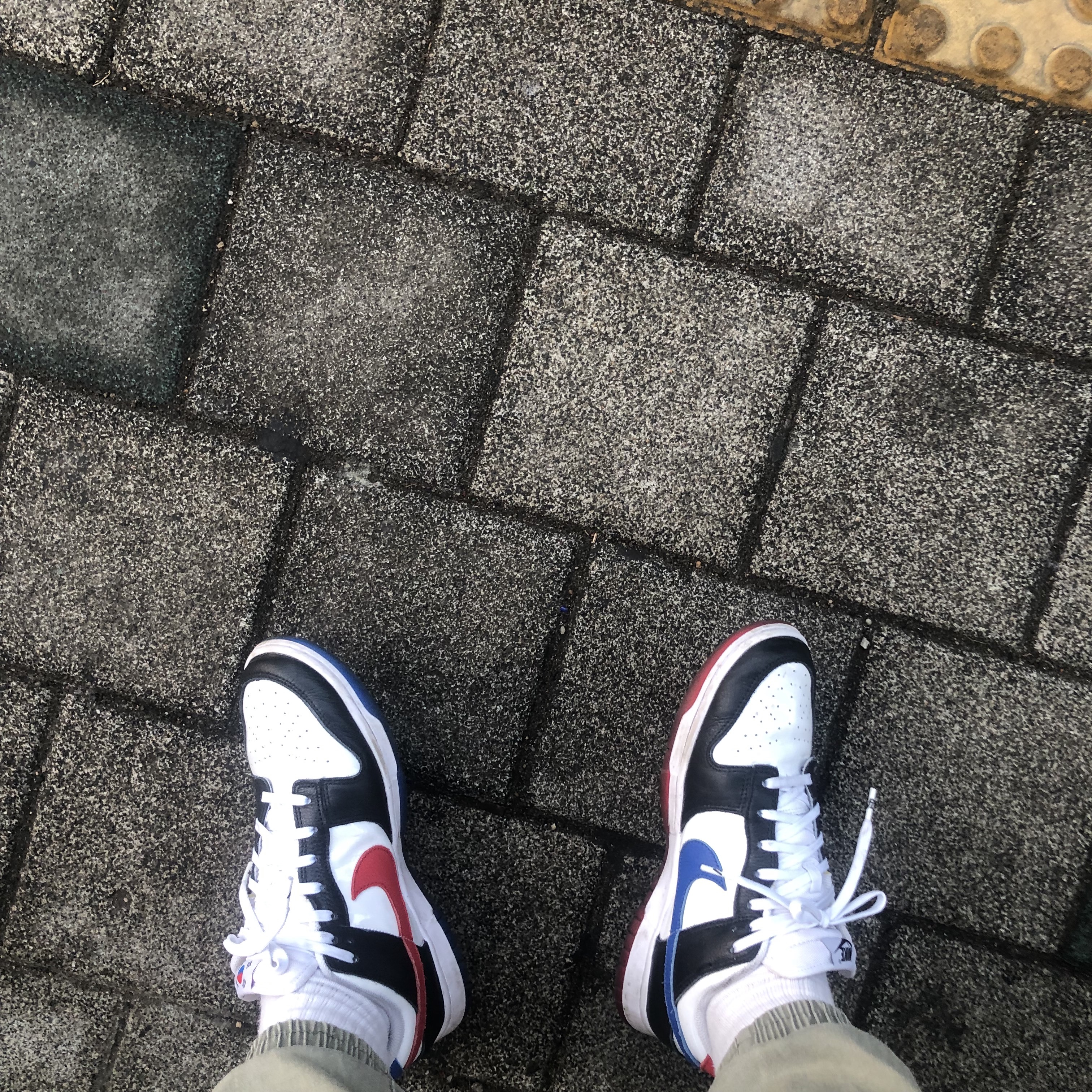 Nike Dunk Low SE Seoul 착용 스타일