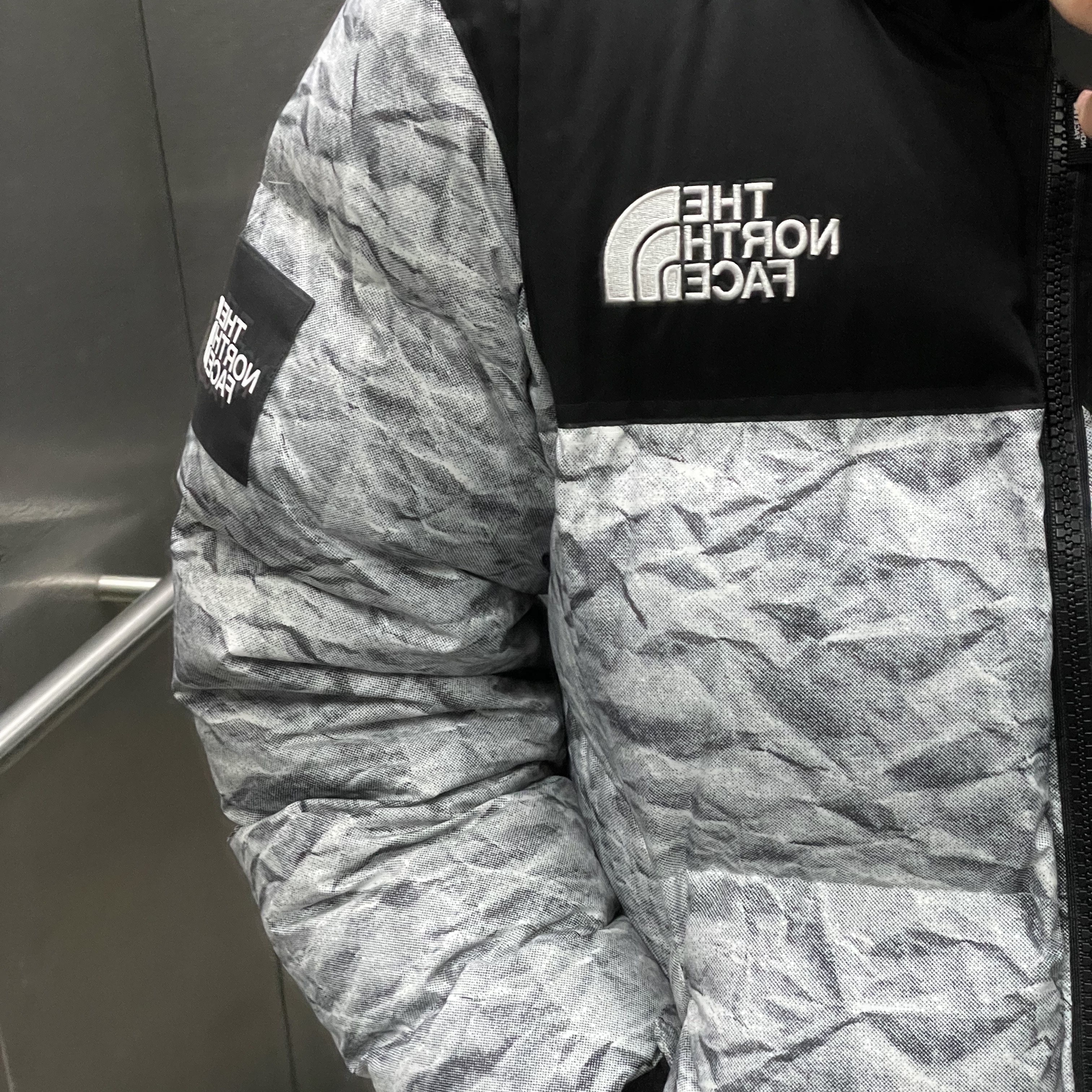 The North Face White Label Novelty Nuptse Down Jacket White, (W) Nike Daybreak Summit White 착용 스타일 - 2