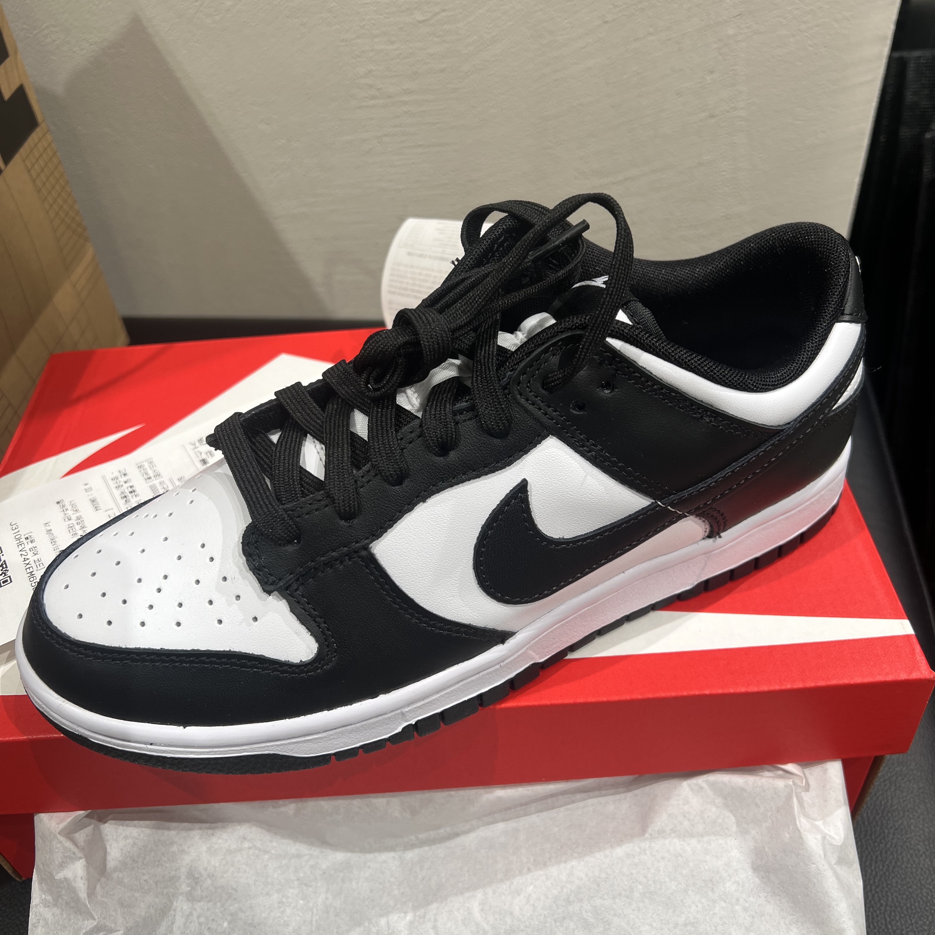 Nike Dunk Low Retro Black 착용 스타일