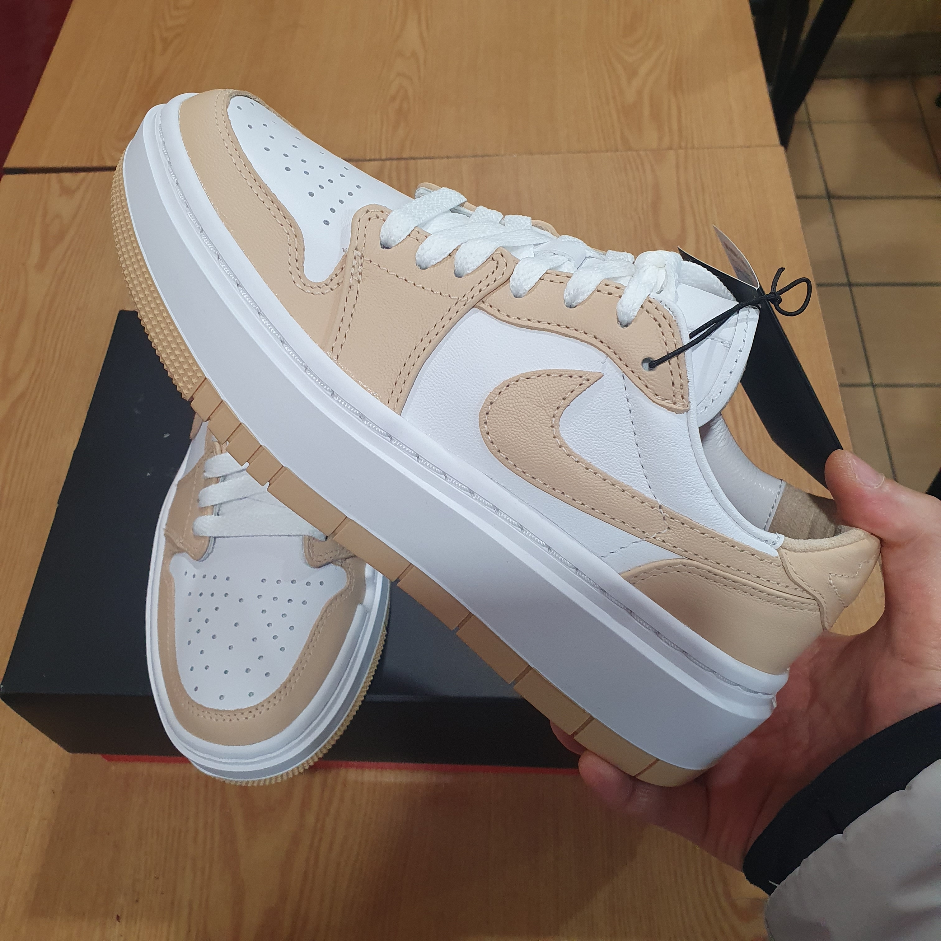 (W) Jordan 1 Elevate Low White Onyx 착용 스타일 - 4