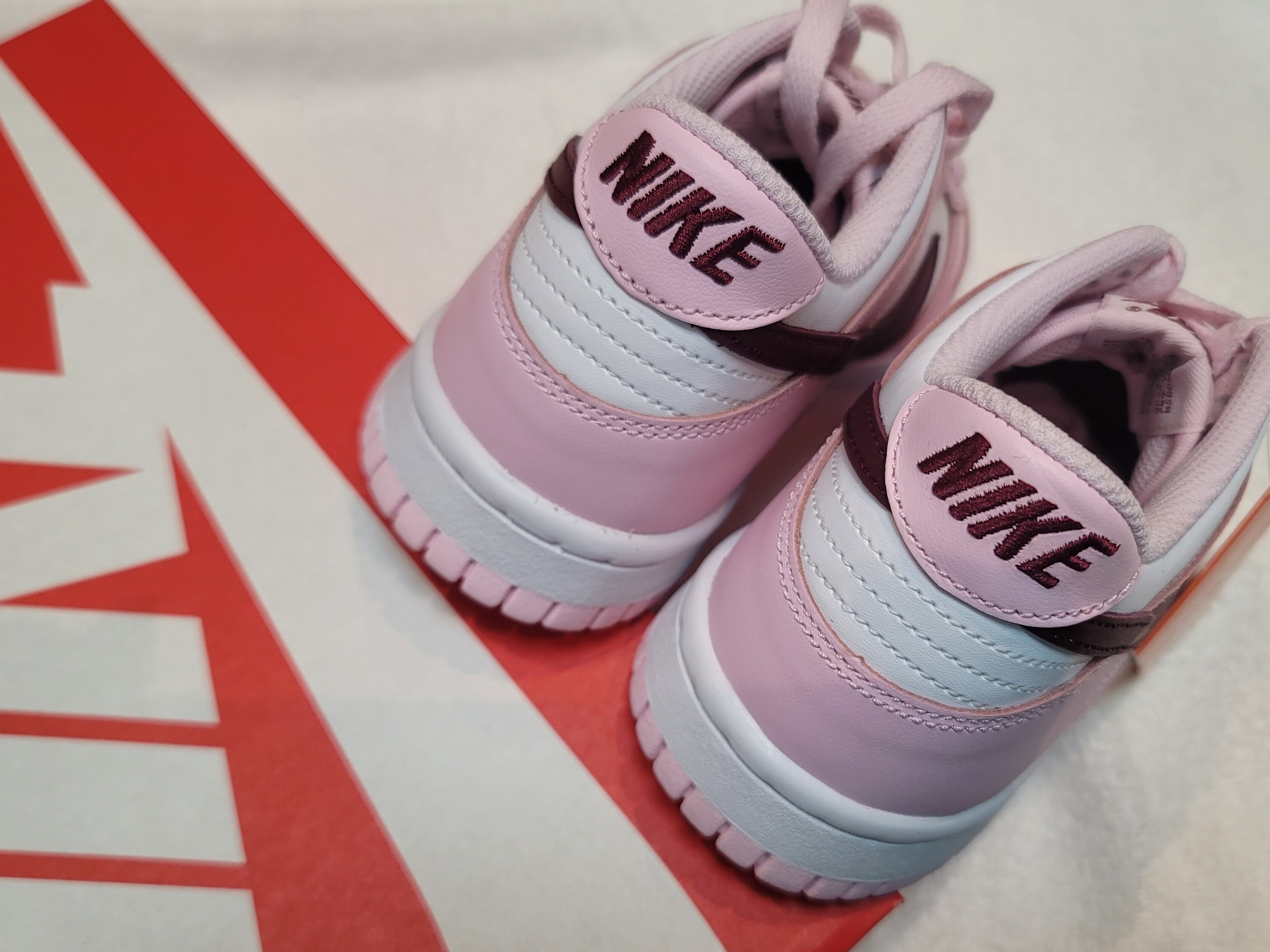 (GS) Nike Dunk Low Pink Foam 착용 스타일 - 2