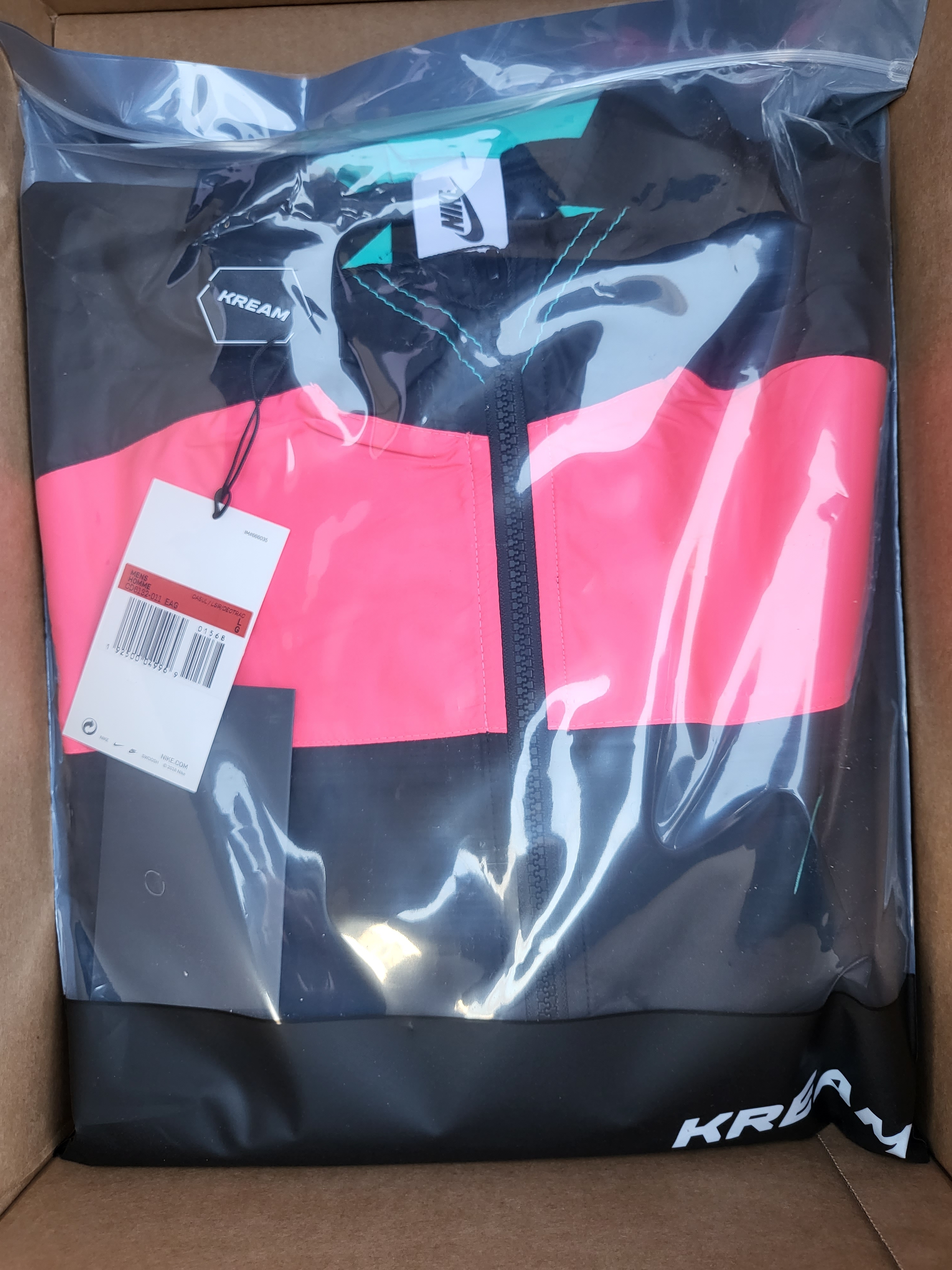 Nike x Atmos NRG Vintage PTHWK Track Jacket Black, Nike x Patta Air Max 1 Noise Aqua 착용 스타일 - 1