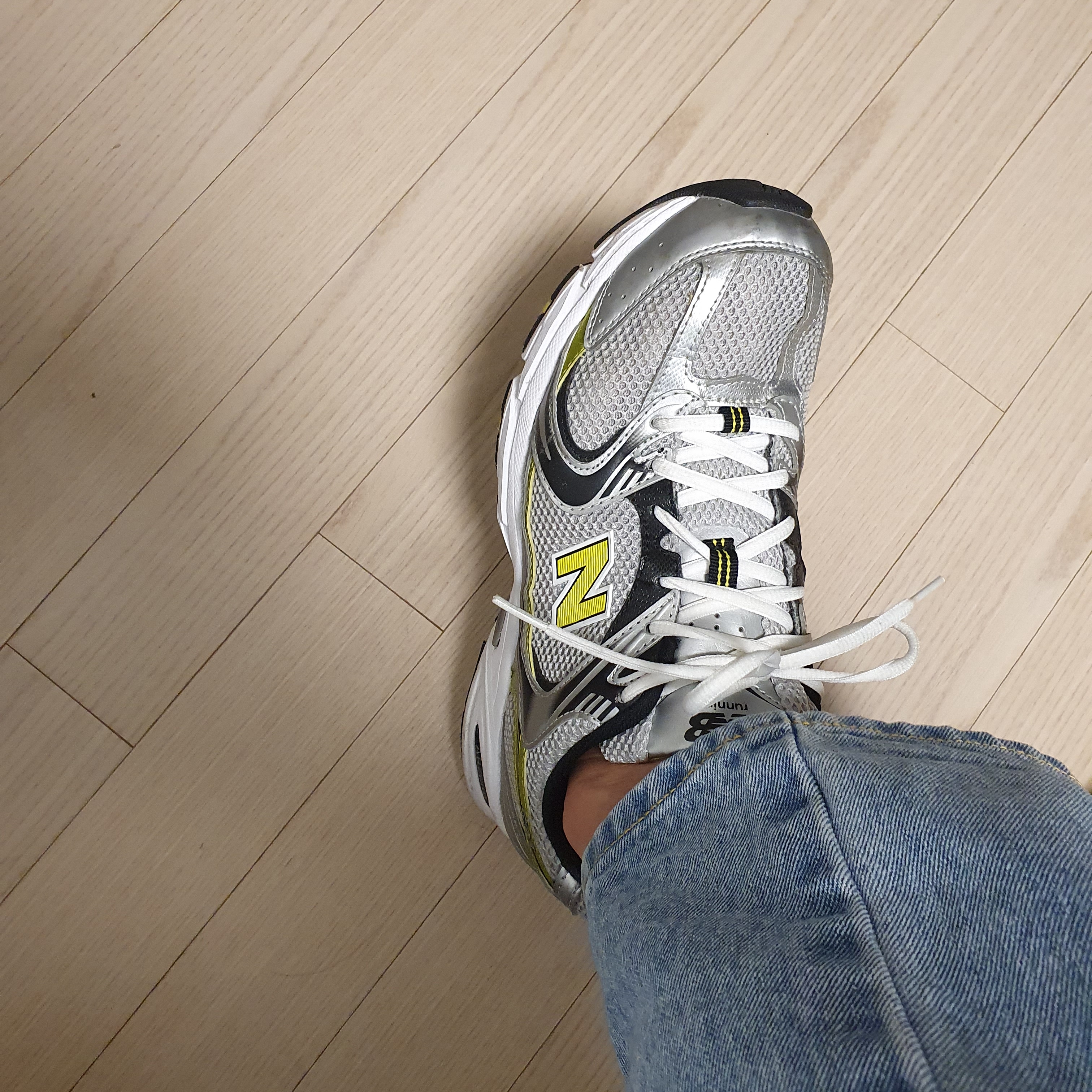 New Balance 530 Silver 착용 스타일
